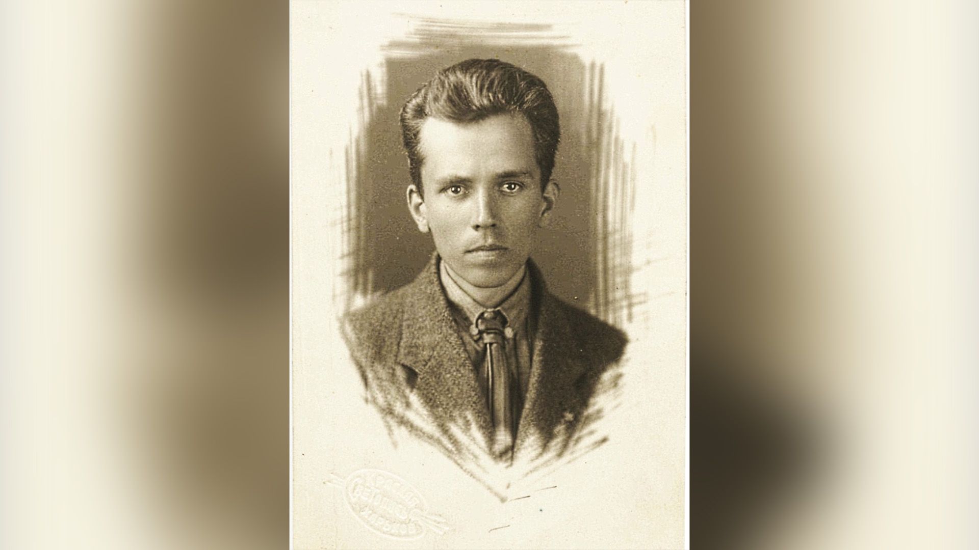 Портрет писателя Николая Островского в юности