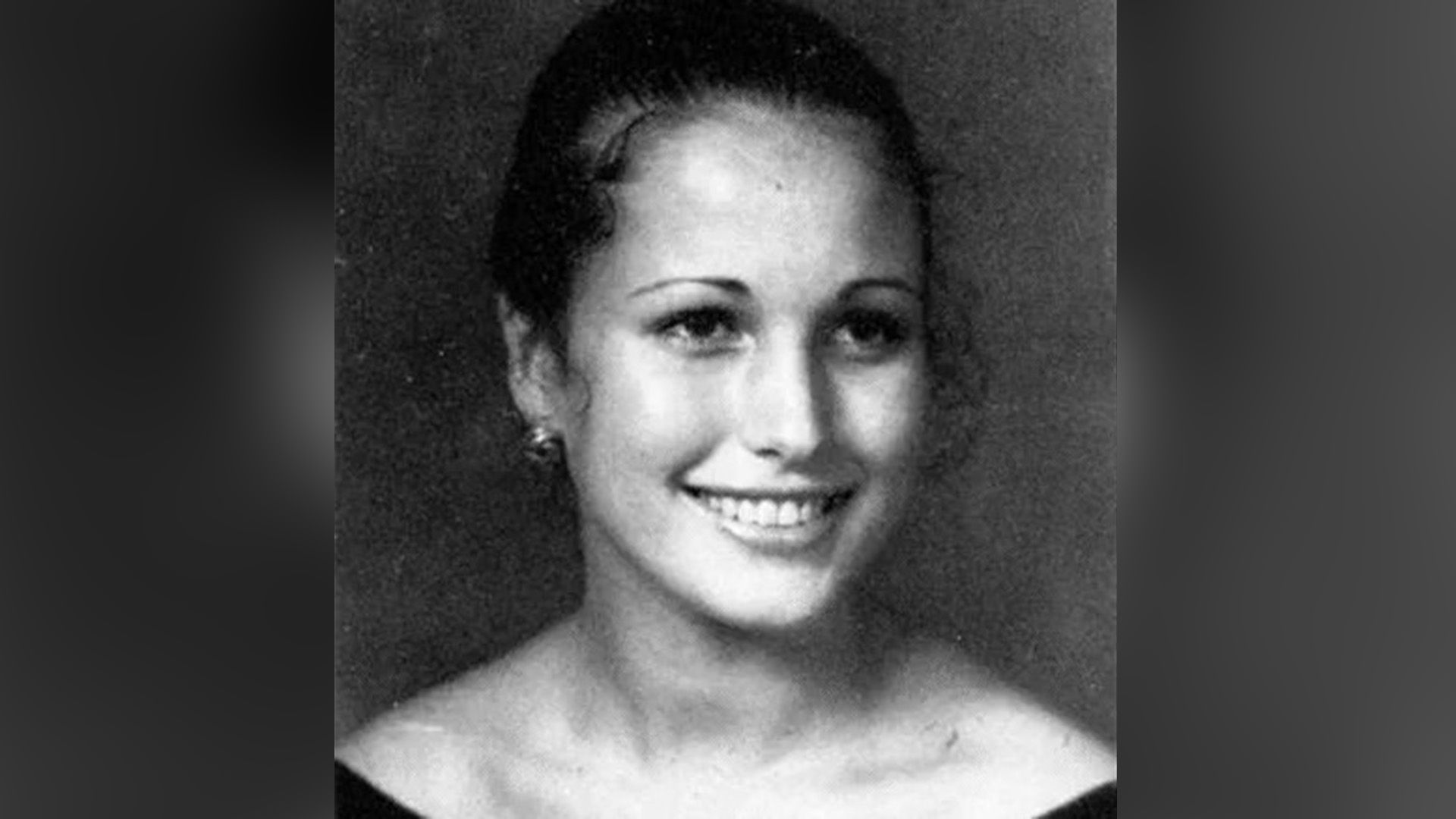 Школьный портрет Энди МакДауэлл