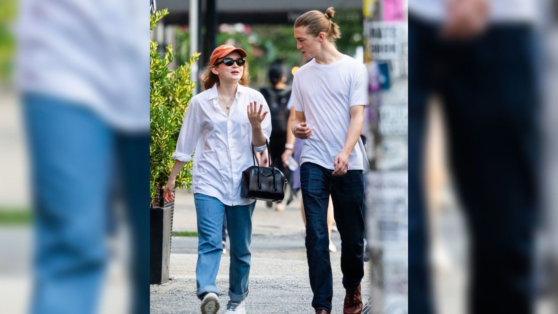 Сэди Синк и Патрик Алвин гуляют по Нью-Йорку