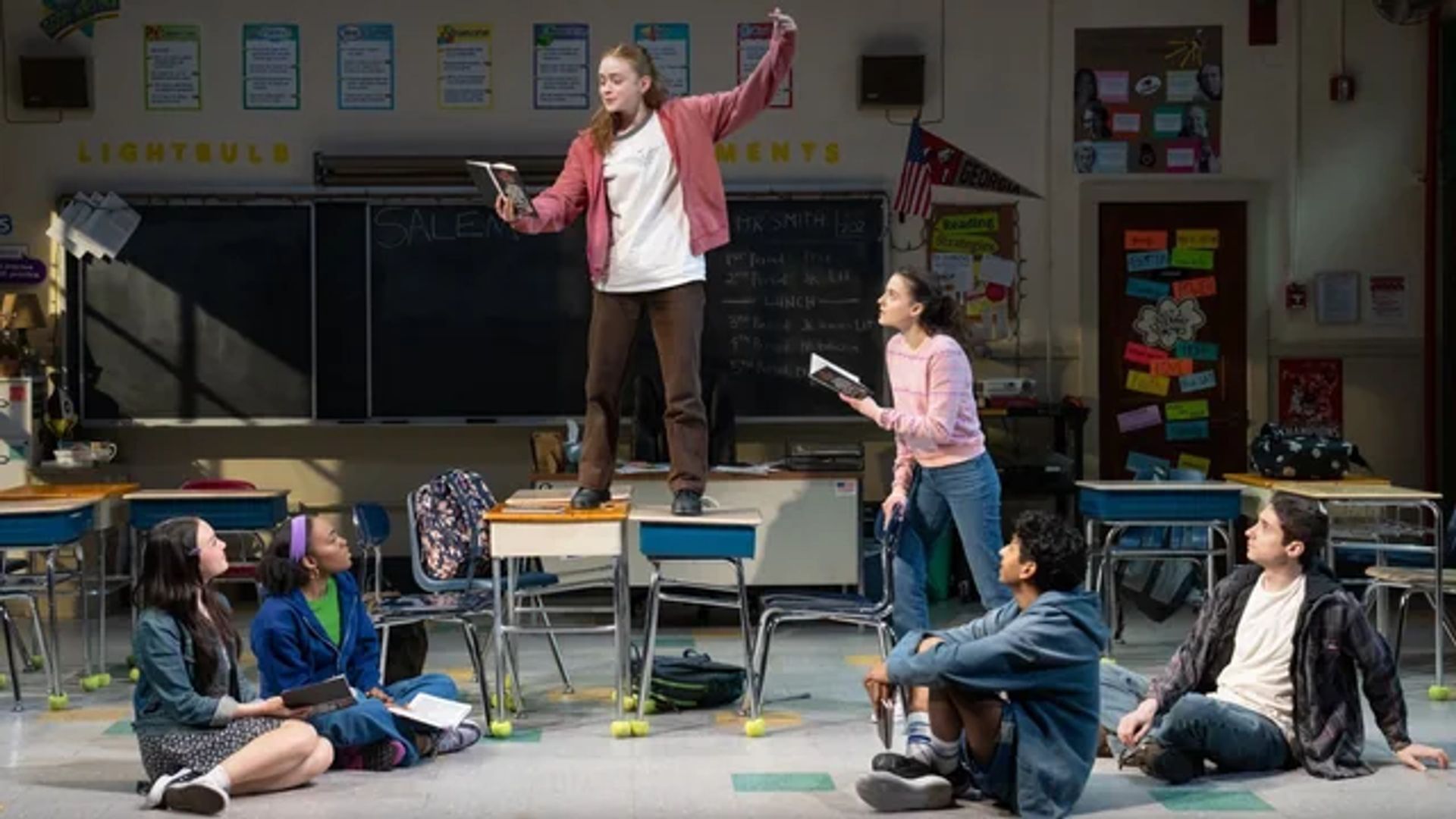 Сэди Синк в постановке Джон Проктор – злодей