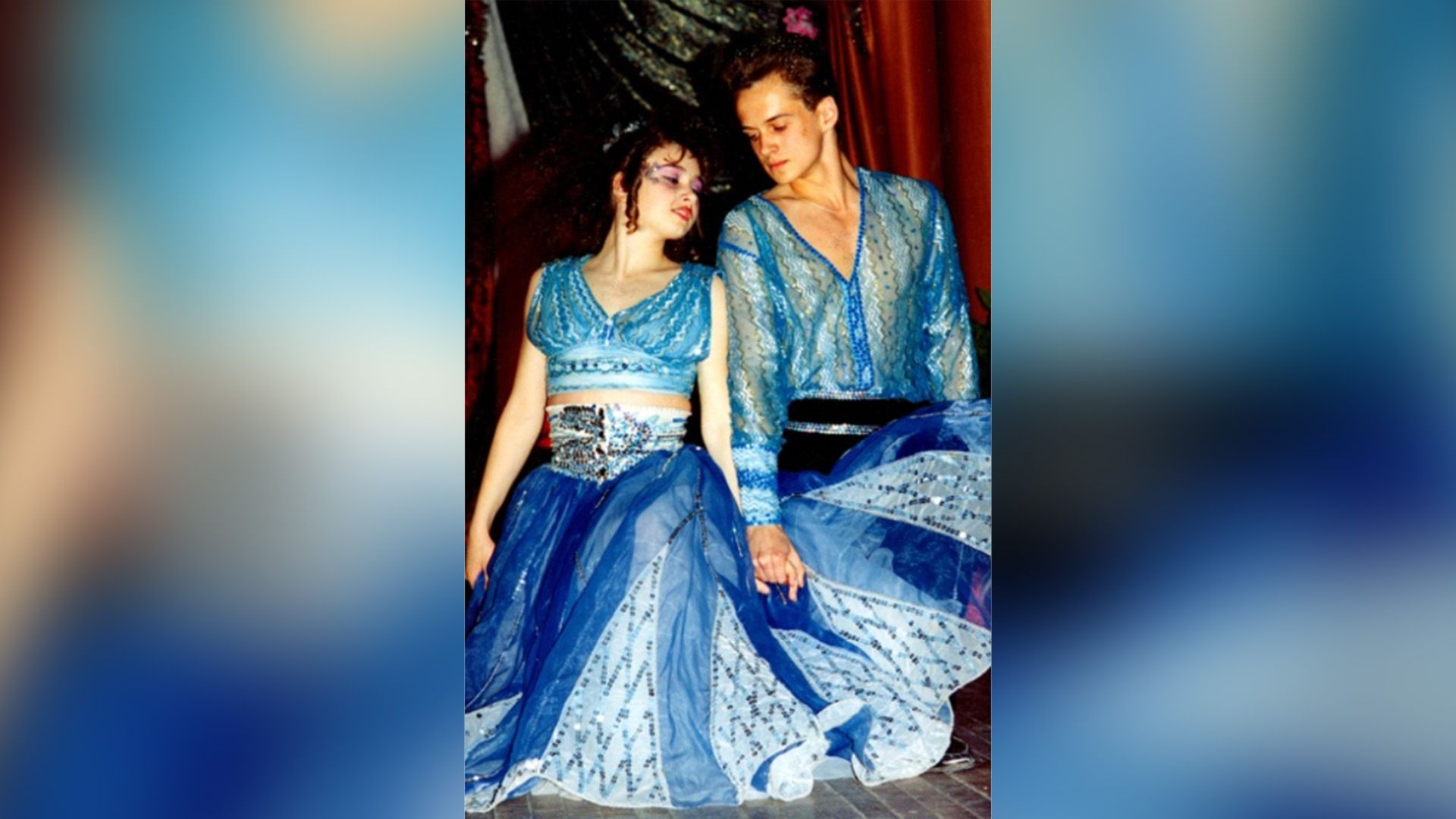 Алексей Комашко и Галина Вахрушева в детстве в бальных нарядах