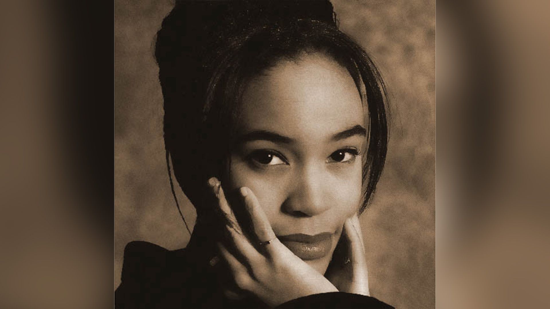 Актриса и певица Дана Доусон крупным планом