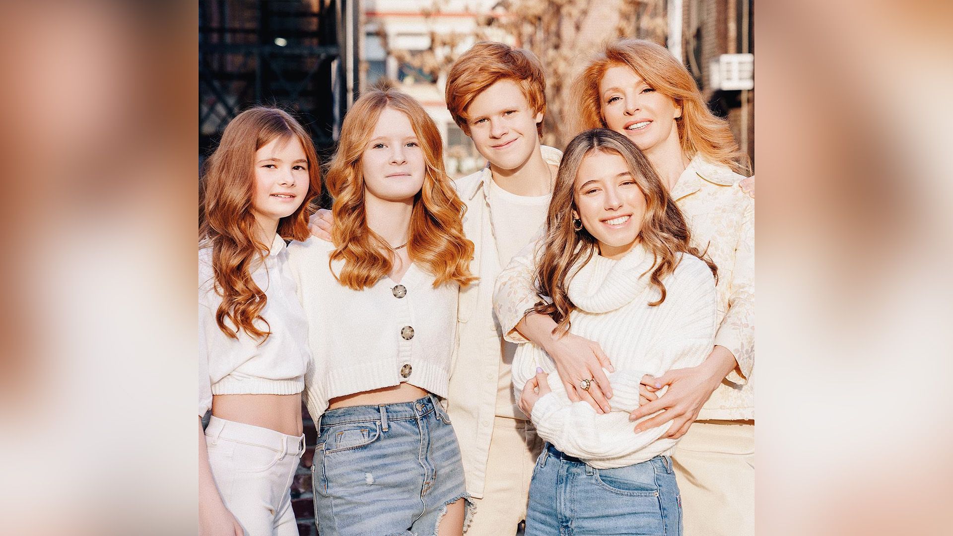 Амалия Мордвинова и её четверо детей