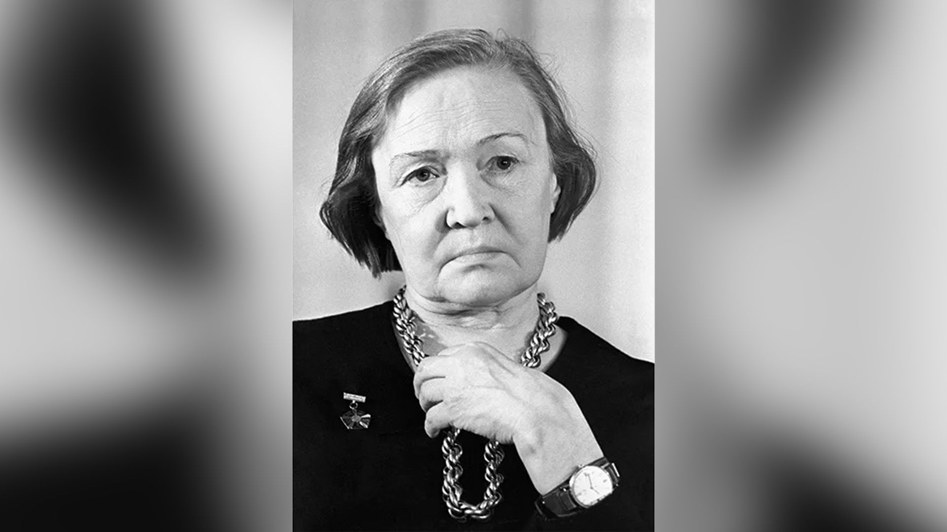 Портрет пожилой Ольги Берггольц