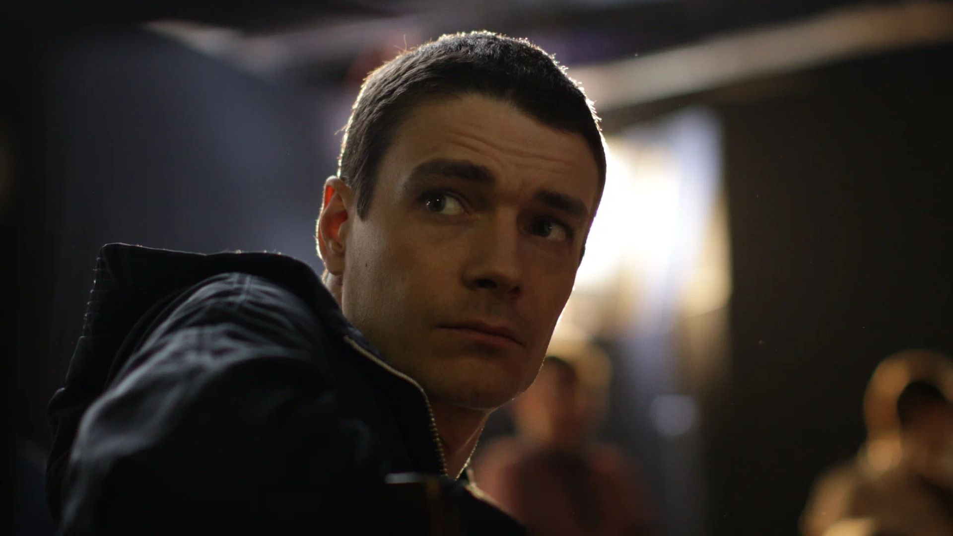 Актера трудно узнать, сильно оброс: Максим Матвеев опубликовал редкое фото с женой