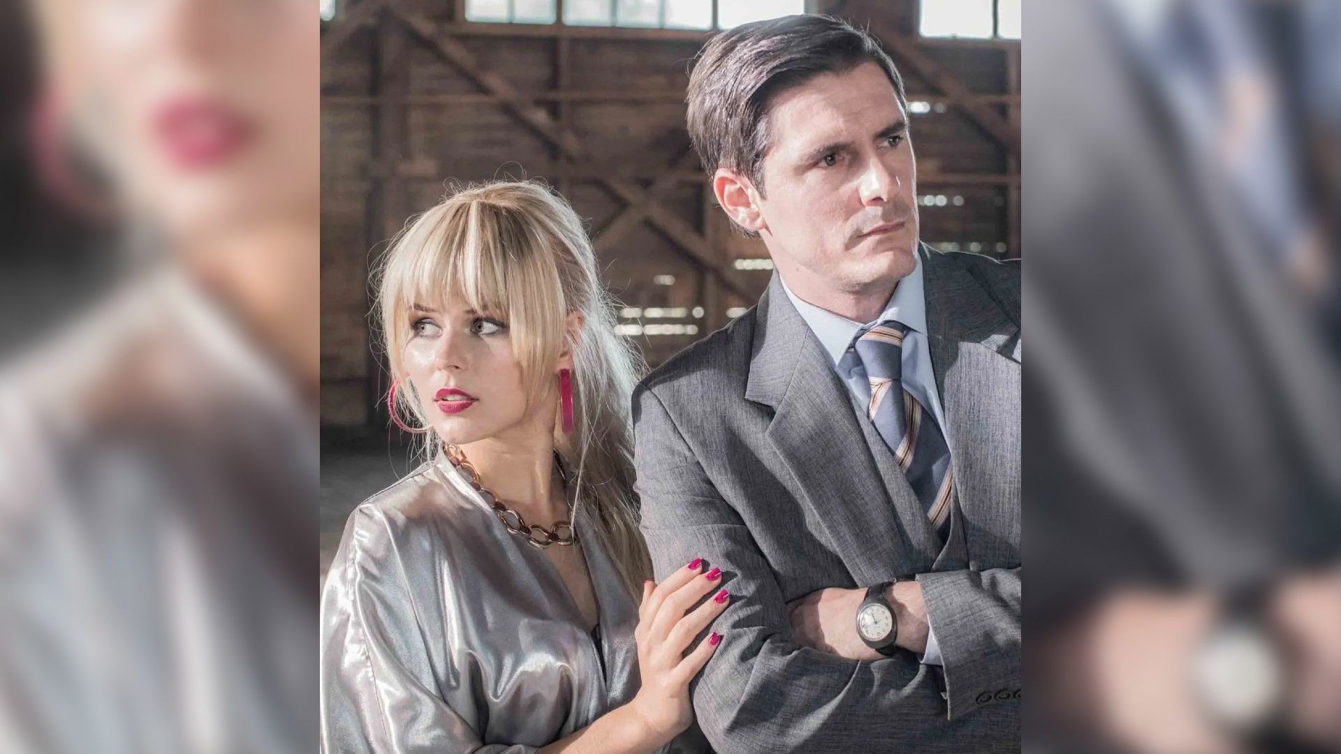 Дмитрий Паламарчук в костюме и Софья Шуткина в одежде моды 80-х