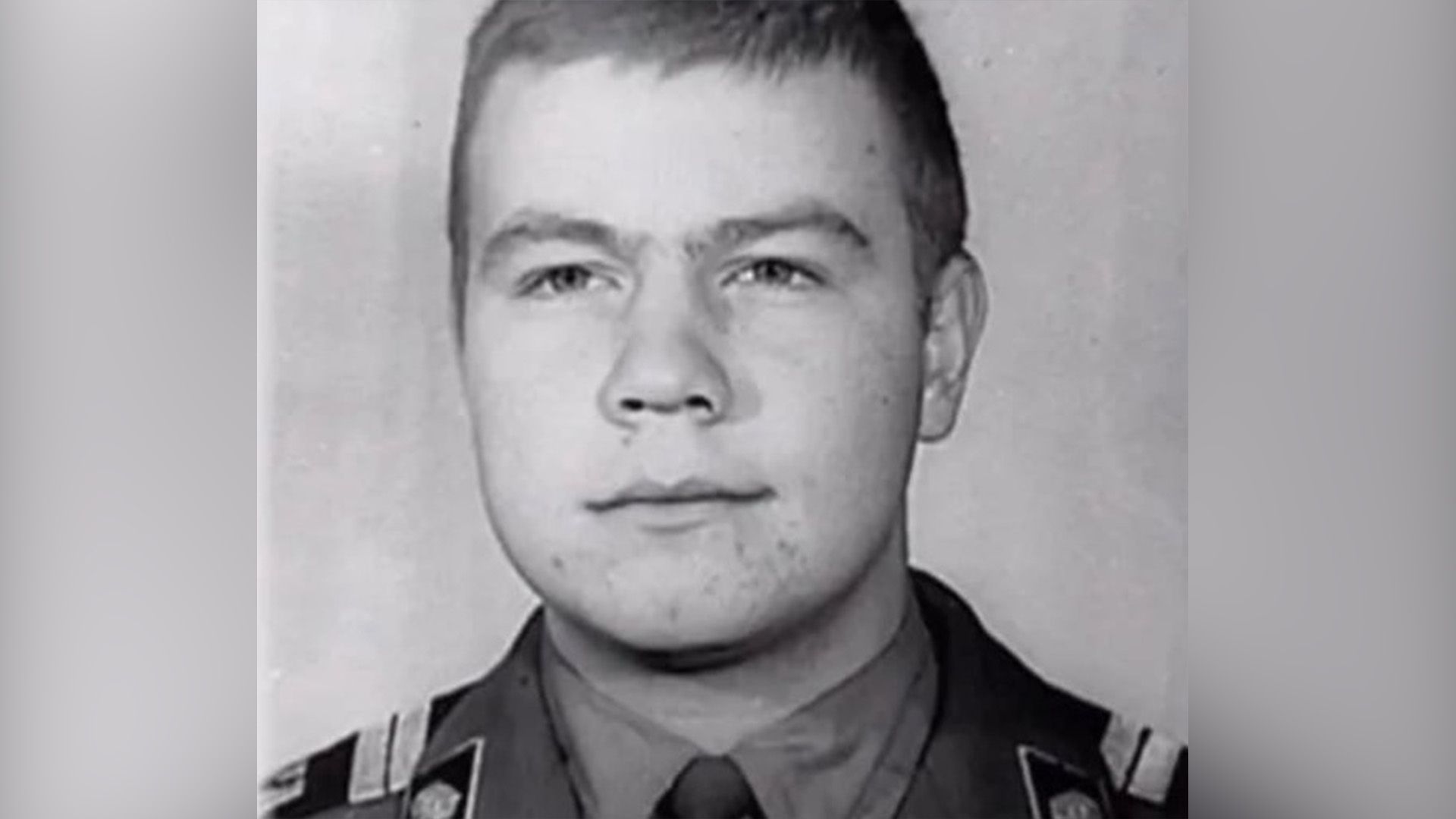 Молодой Сергей Селин в военной форме