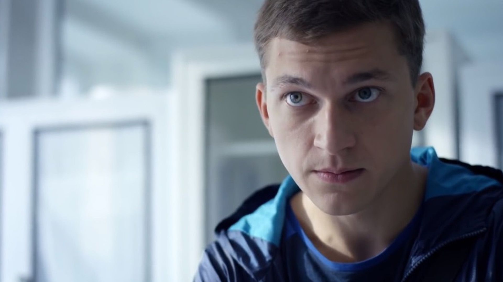 Александр Зарядин на кадре из сериала "Райский уголок"