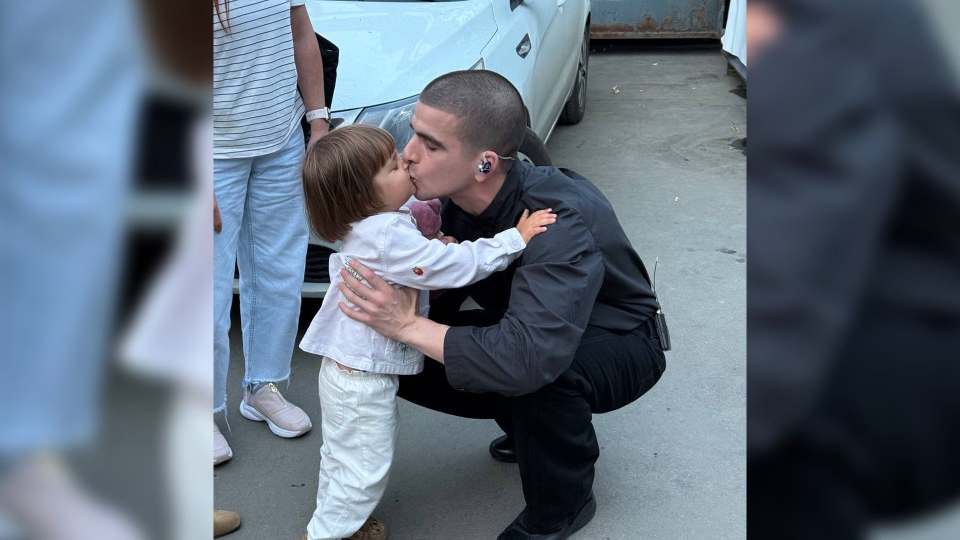 FEDUK целует свою дочь Нину