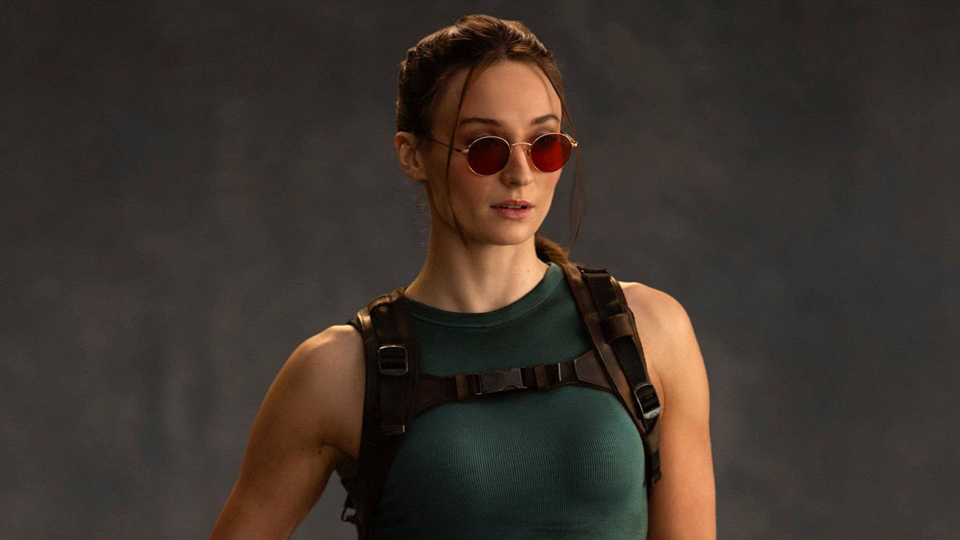 Софи Тернер ходит по тонкому льду. Актриса пообещала, что ее Лара Крофт не будет "горячей"