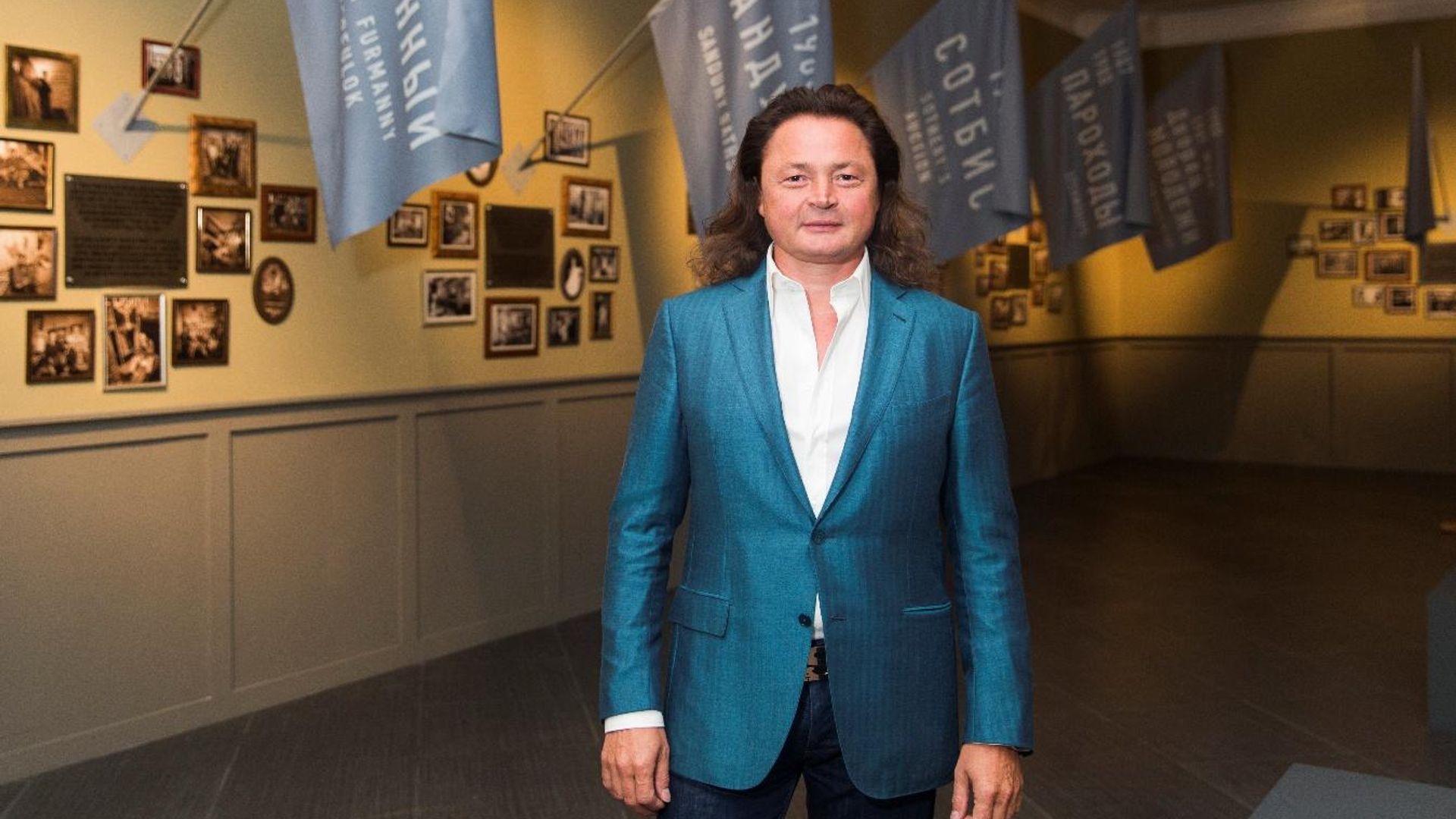 Владимир Семенихин собирает современную отечественную живопись