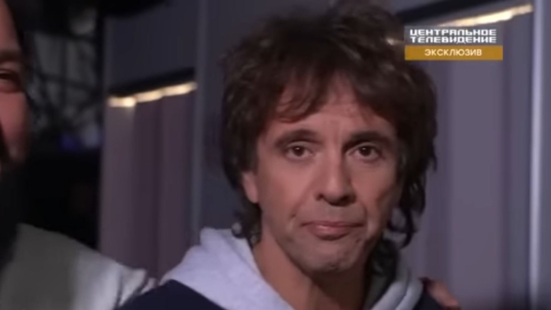 Певец Андрей Губин за кулисами шоу "Суперстар"