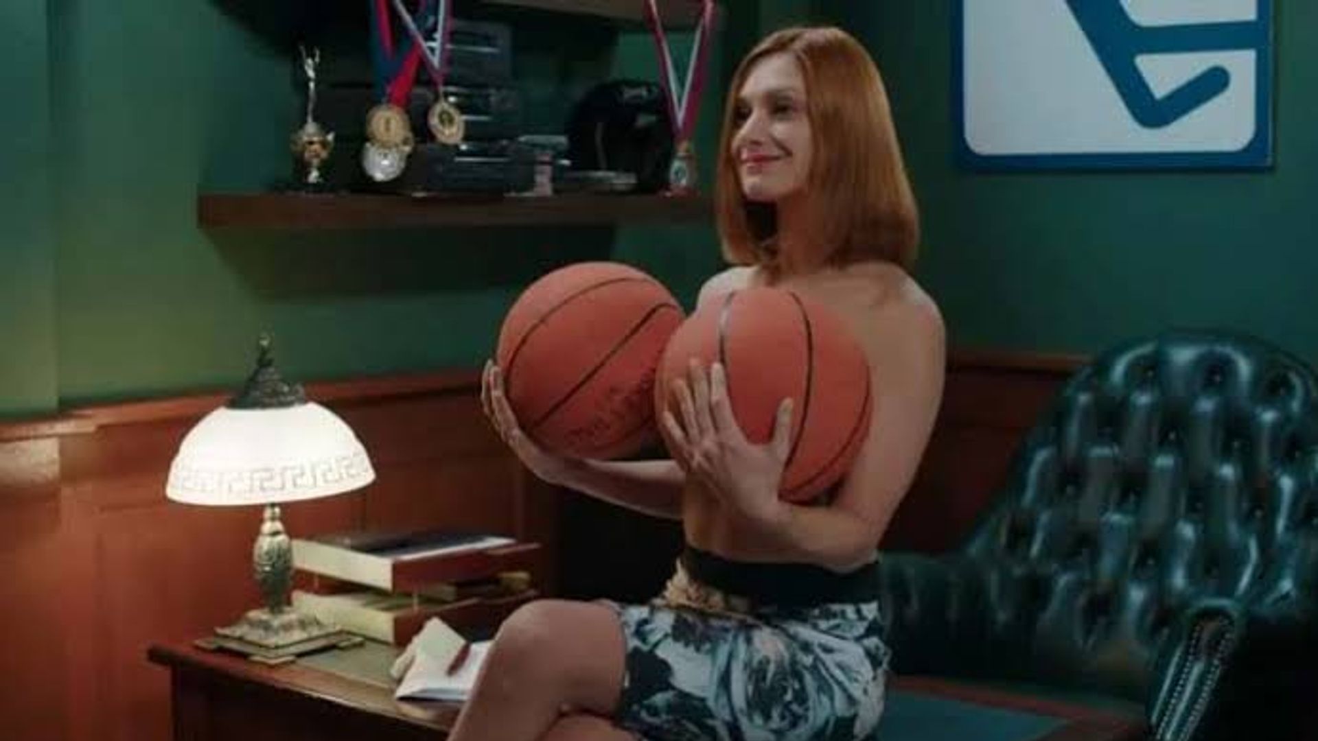 Карина Мишулина в сериале "Физрук"