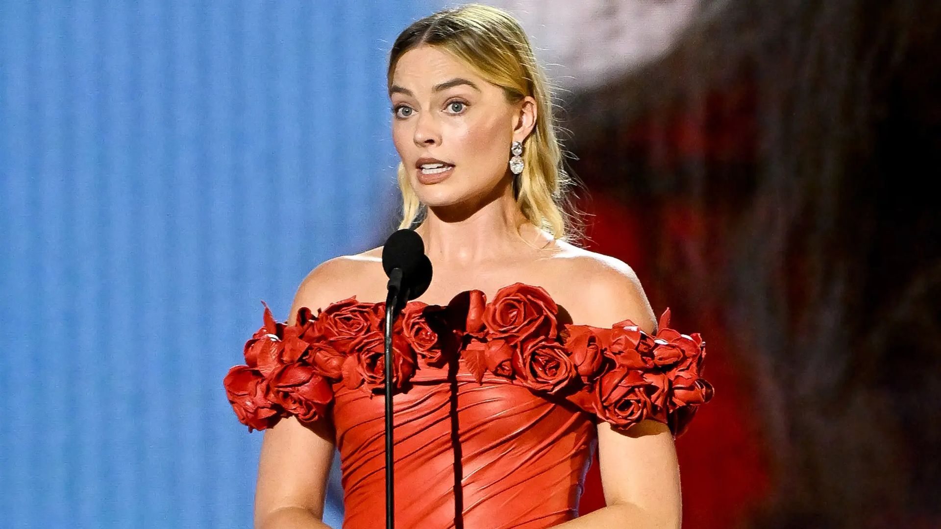 Марго Робби рассказала, как послала коллегу, который сделал ей обидный подарок