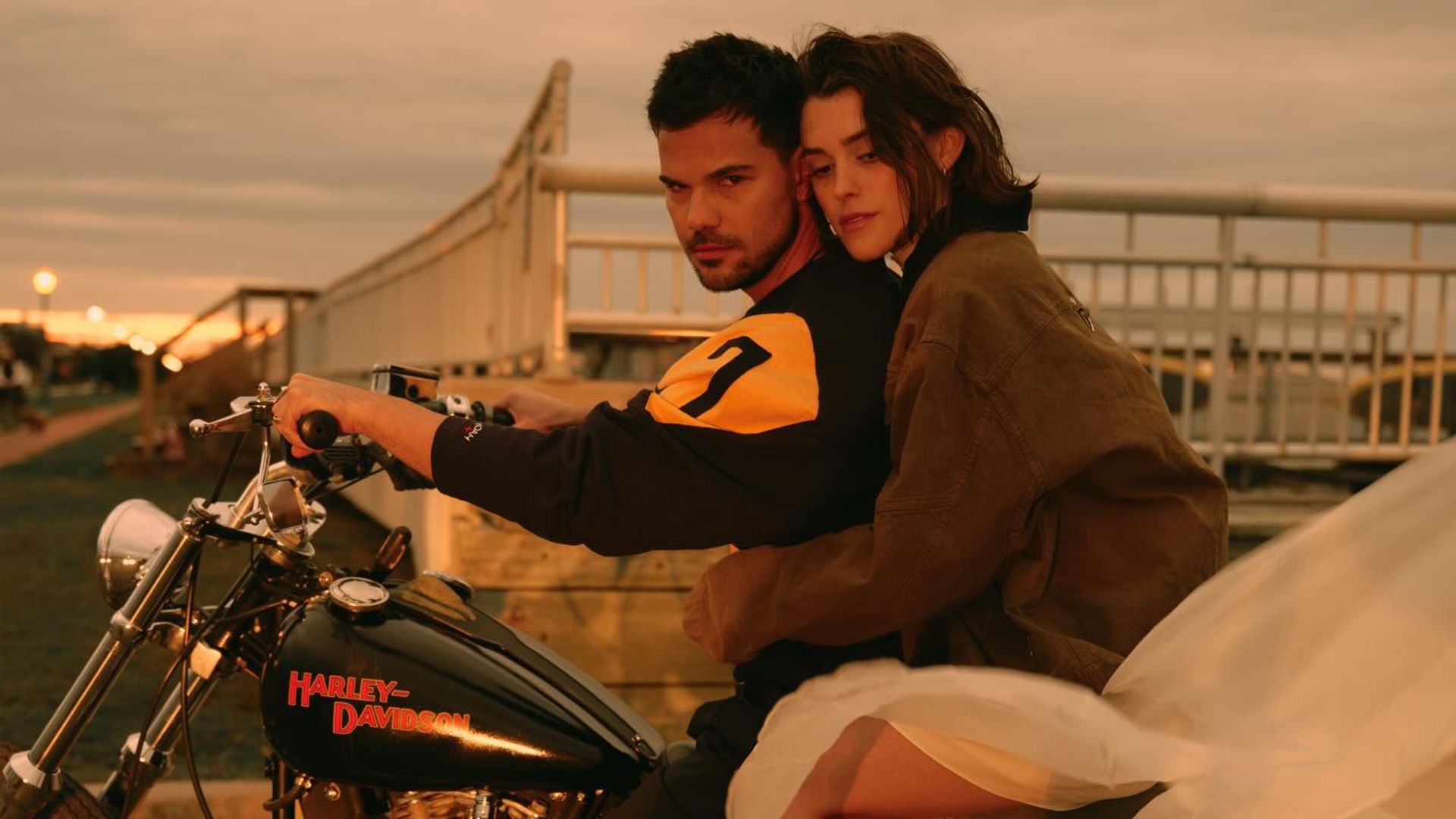 Тейлор Лотнер и Тейлор Лотнер, фотосессия для Cosmopolitan