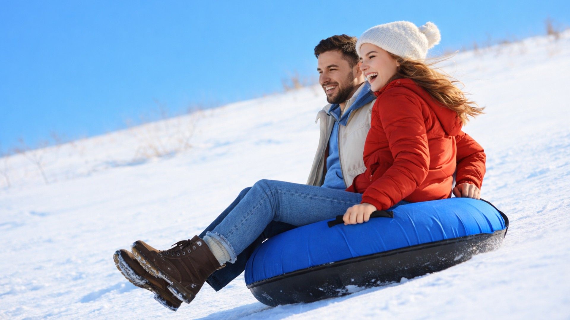 Идеи для дня всех влюбленных - покататься на ватрушках