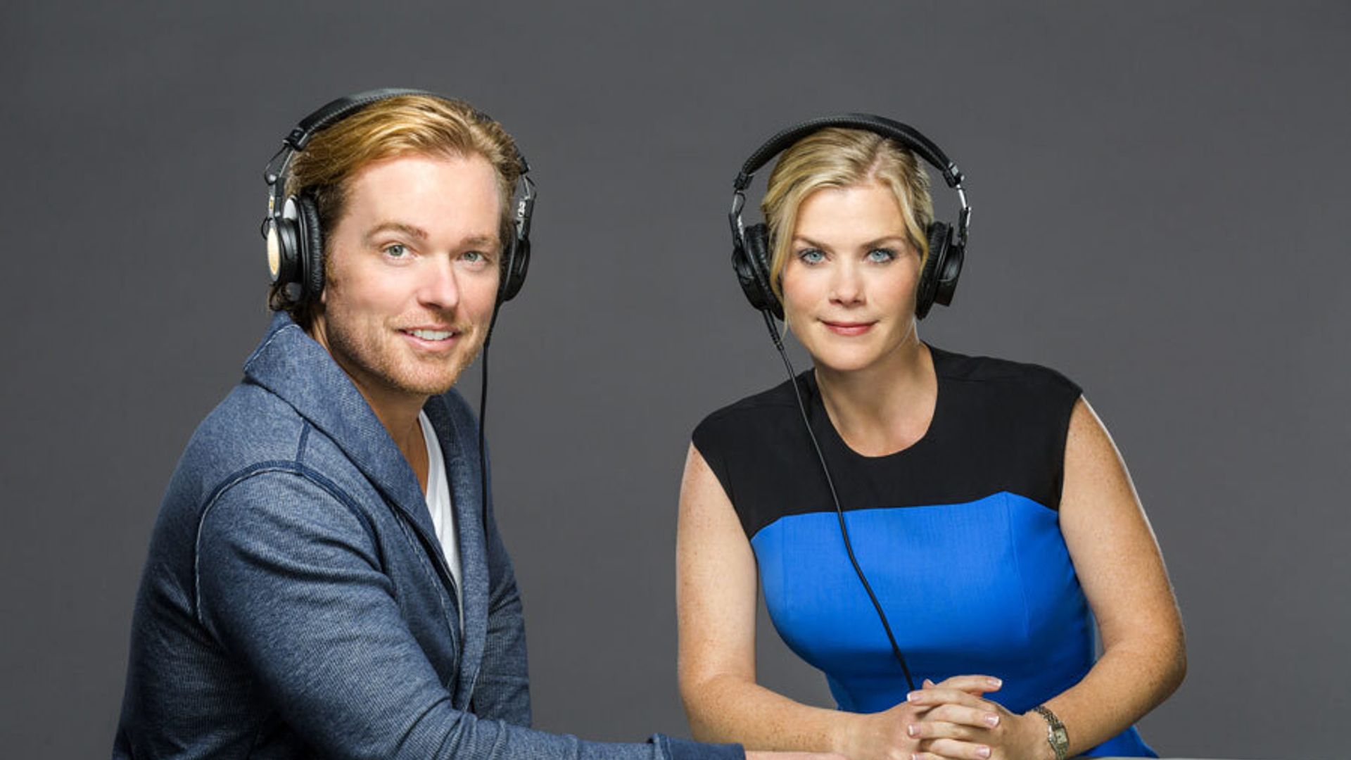 Джонатан Скарф и Элисон Суини в фильме "Любовь в прямом эфире"