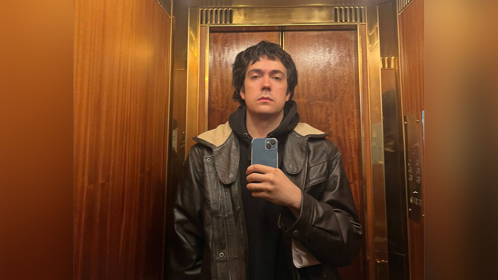 Тима ищет свет сейчас