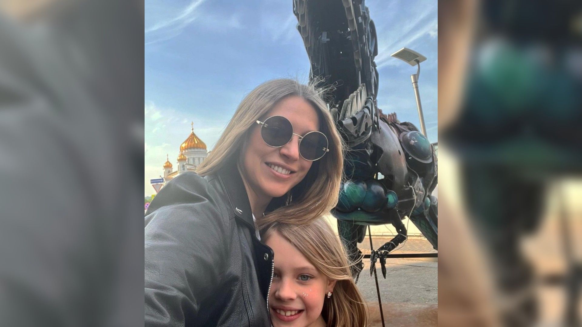 Александра Никифорова с дочкой