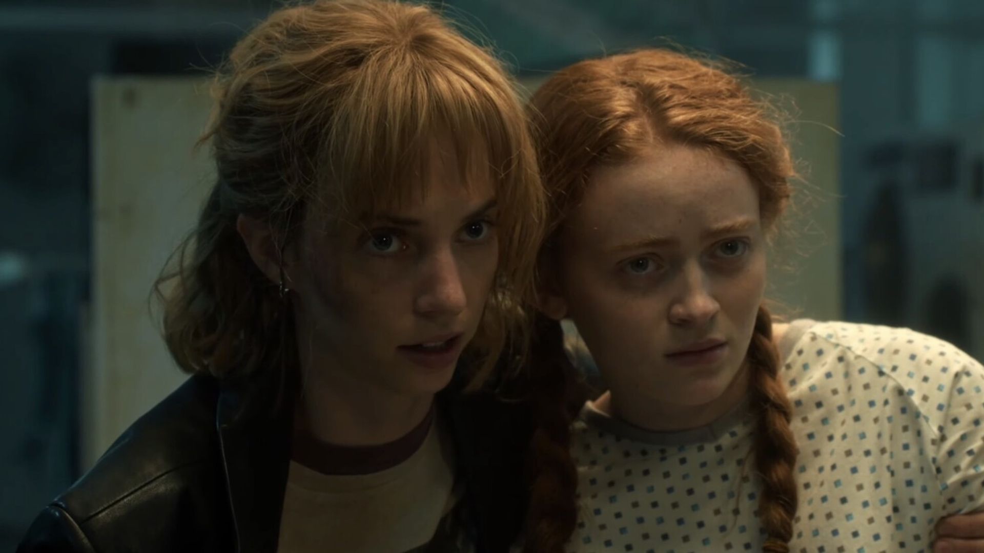 Майя Хоук и Сэди Синк в финальном сезоне "Очень странных дел"