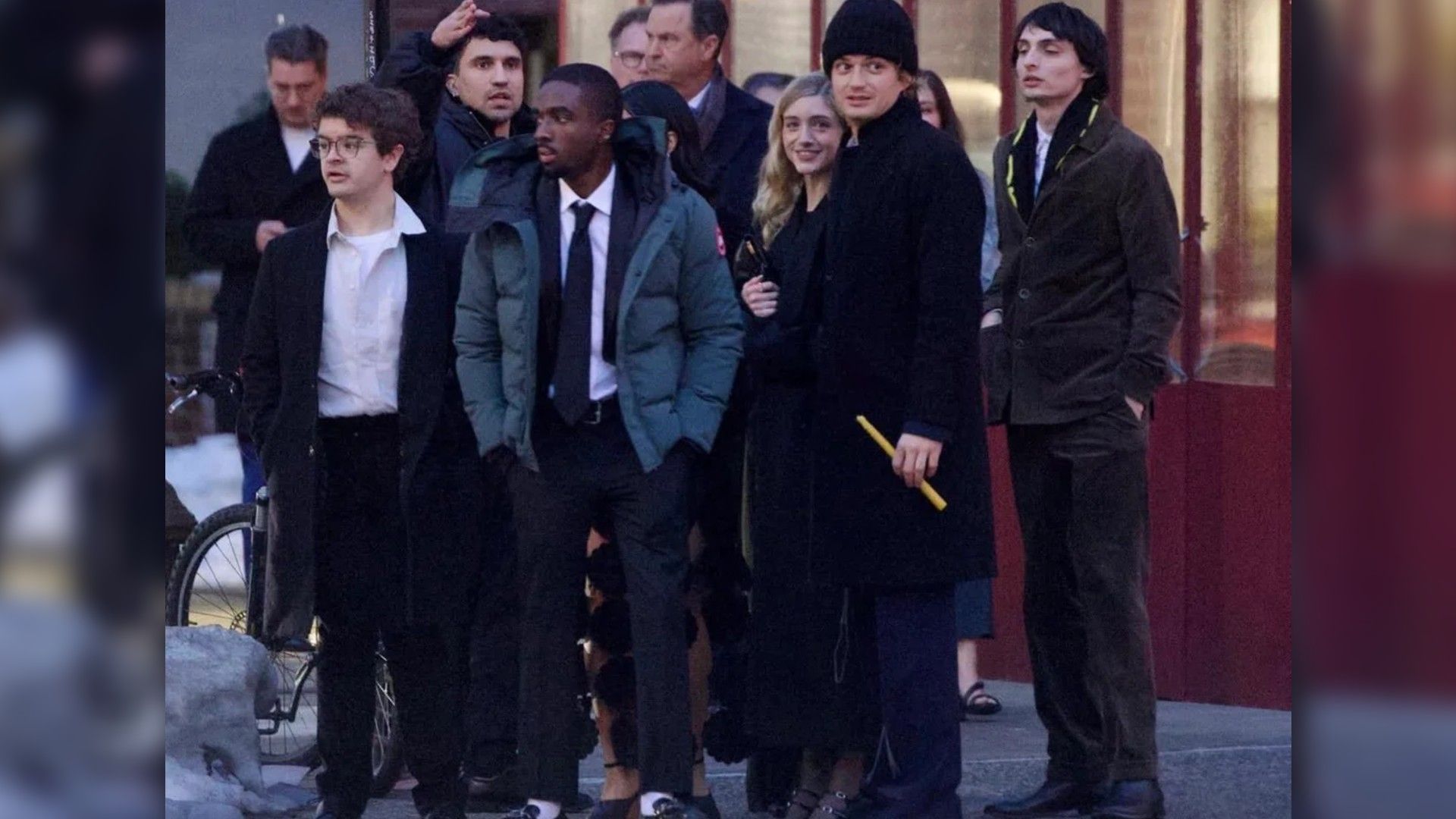 Актёры "Очень странных дел" на свадьбе Майи Хоук