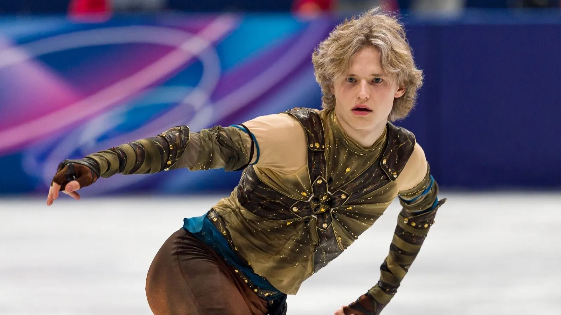 Фигурист Илья Малинин выступает на льду на Олимпиаде-2026