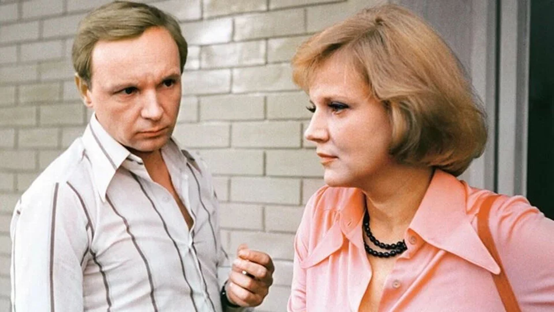 Андрей Мягков и Анастасия Вознесенская в фильме "Вы мне писали"