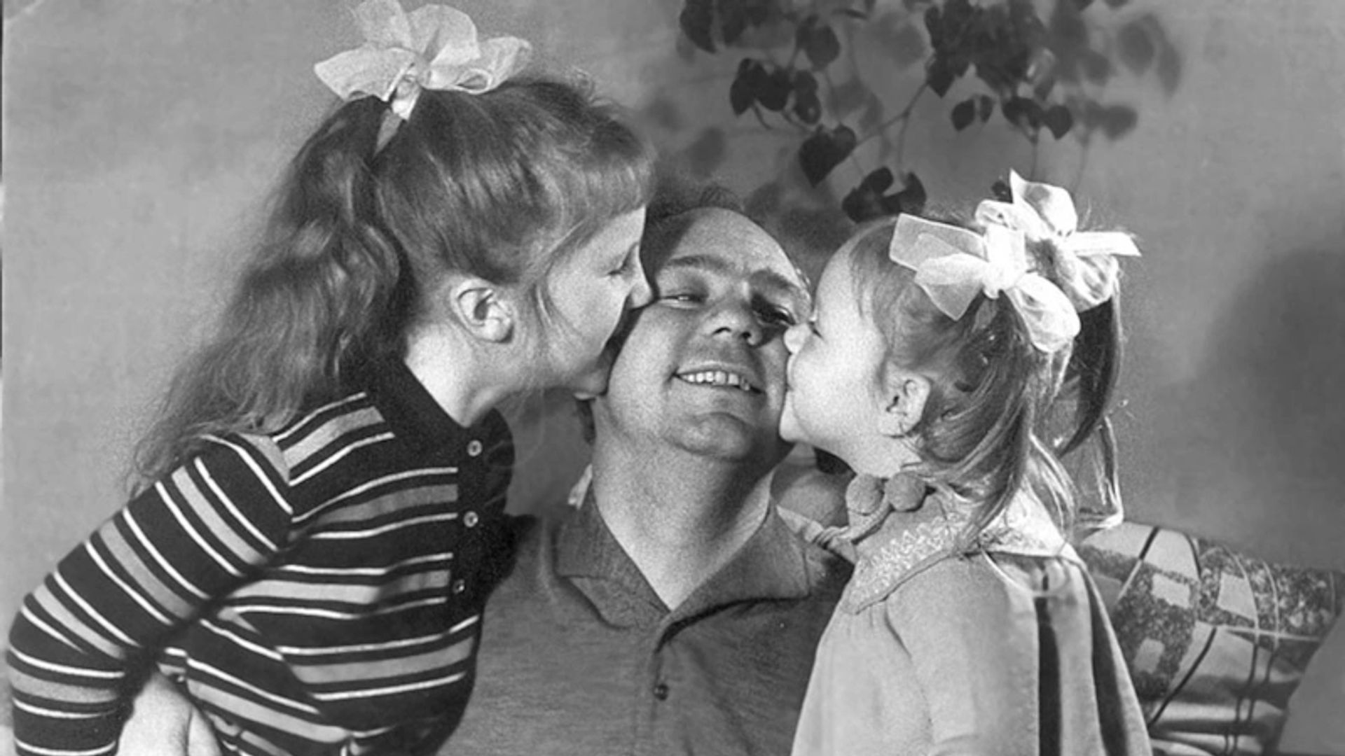 Николай Рыбников с дочерьми