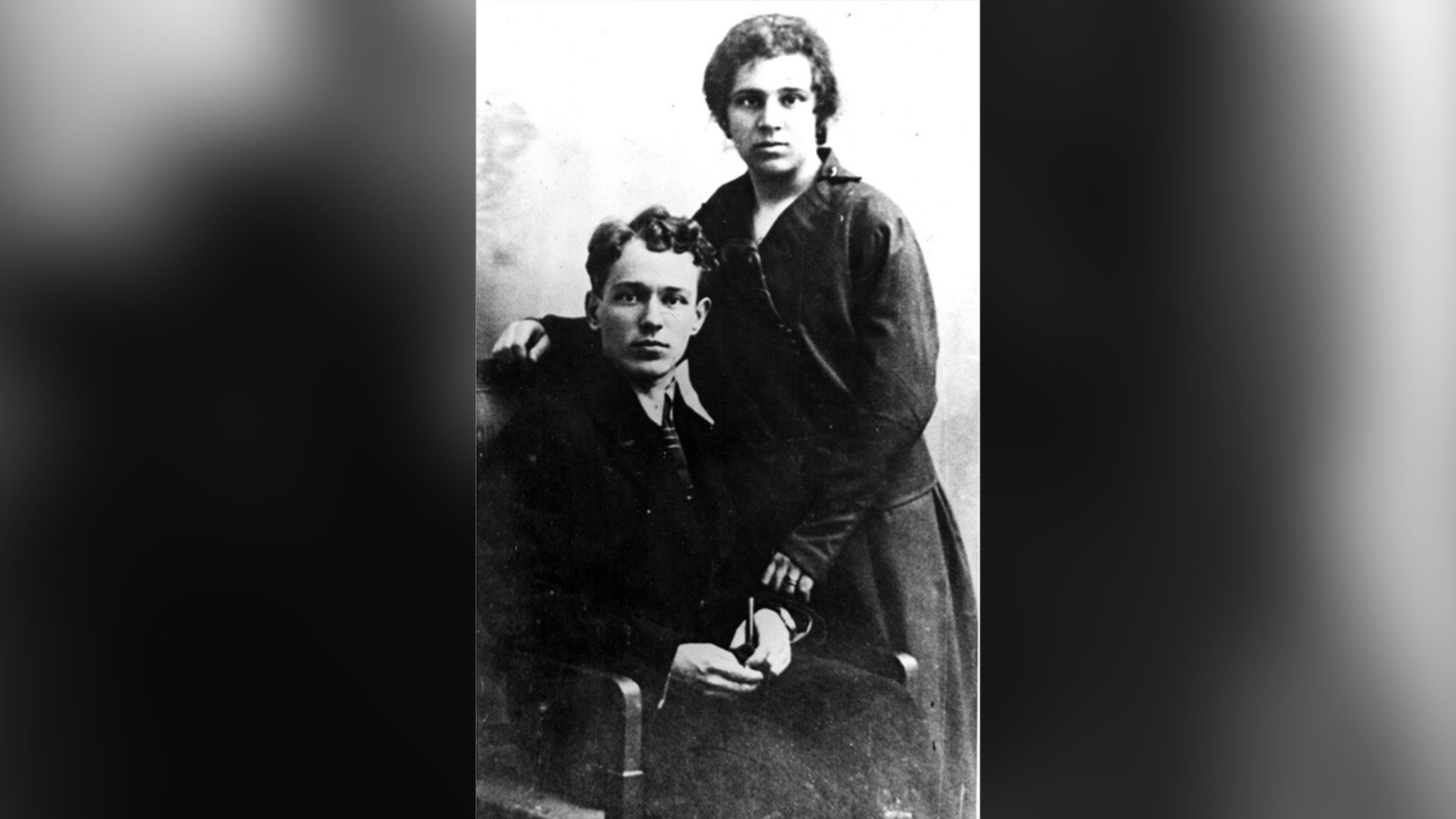 Михаил Шолохов и его жена Мария Громославская