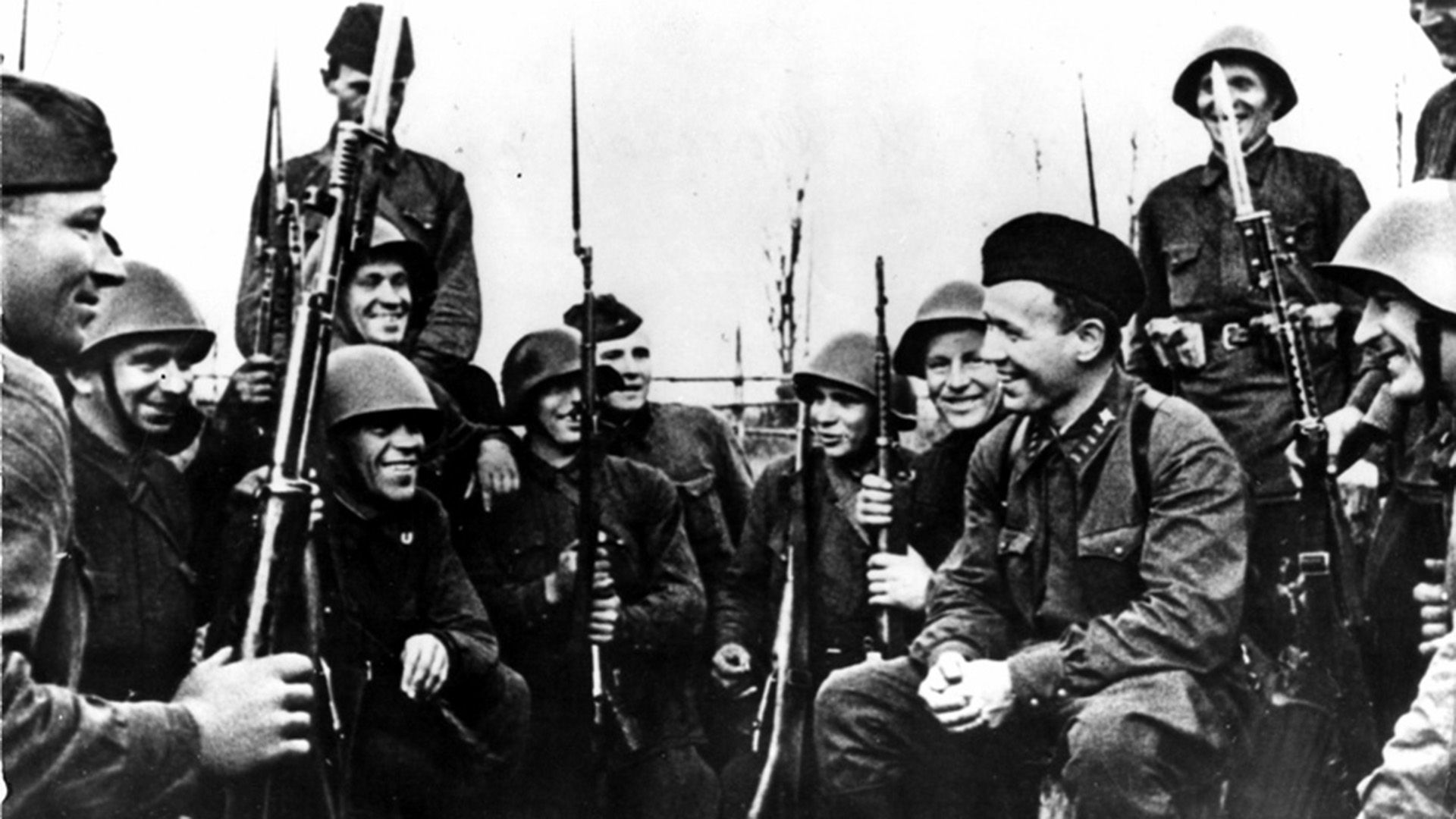 Михаил Шолохов на фронте