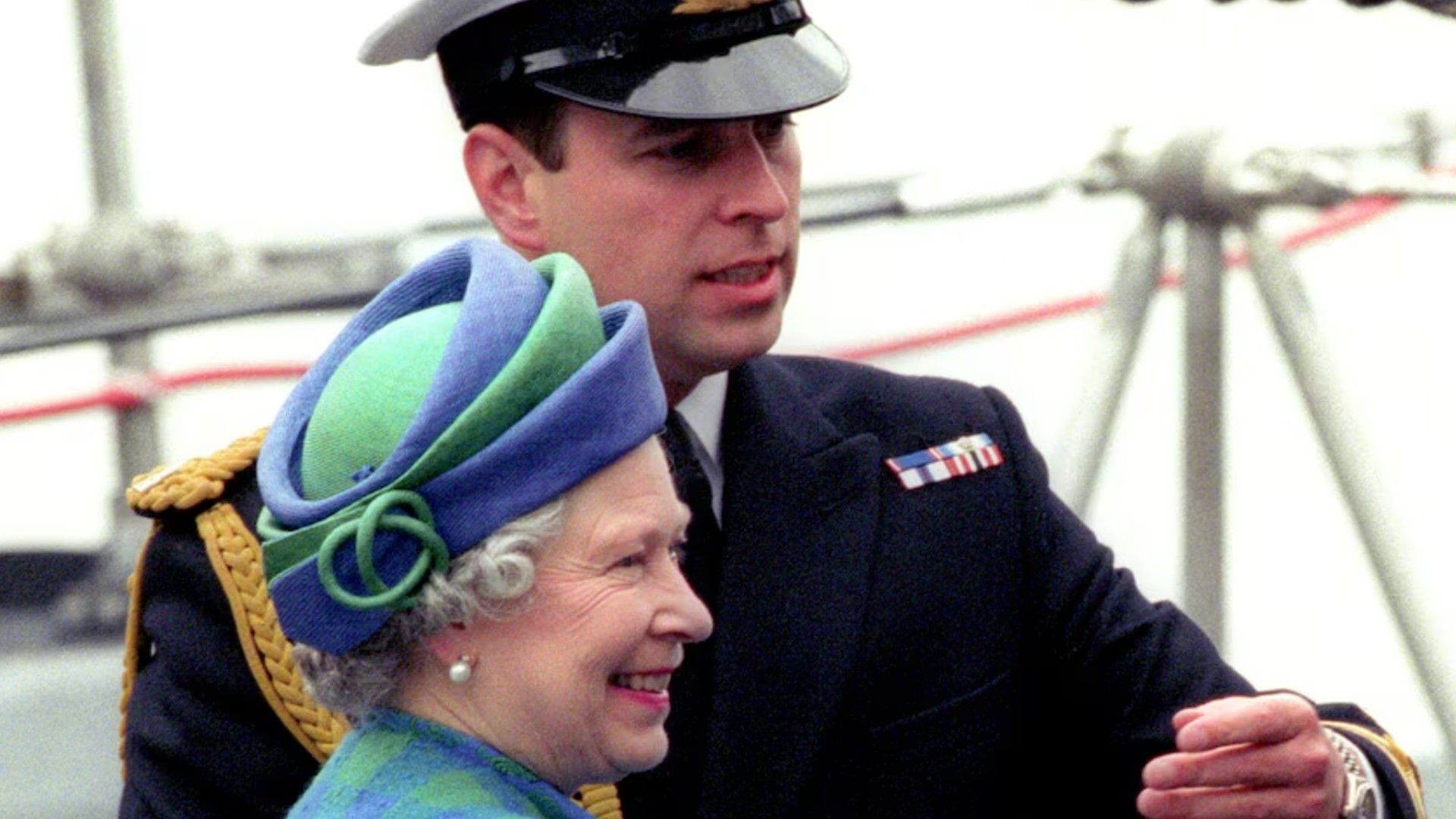 Принц Эндрю во время службы на флоте (1994 год)