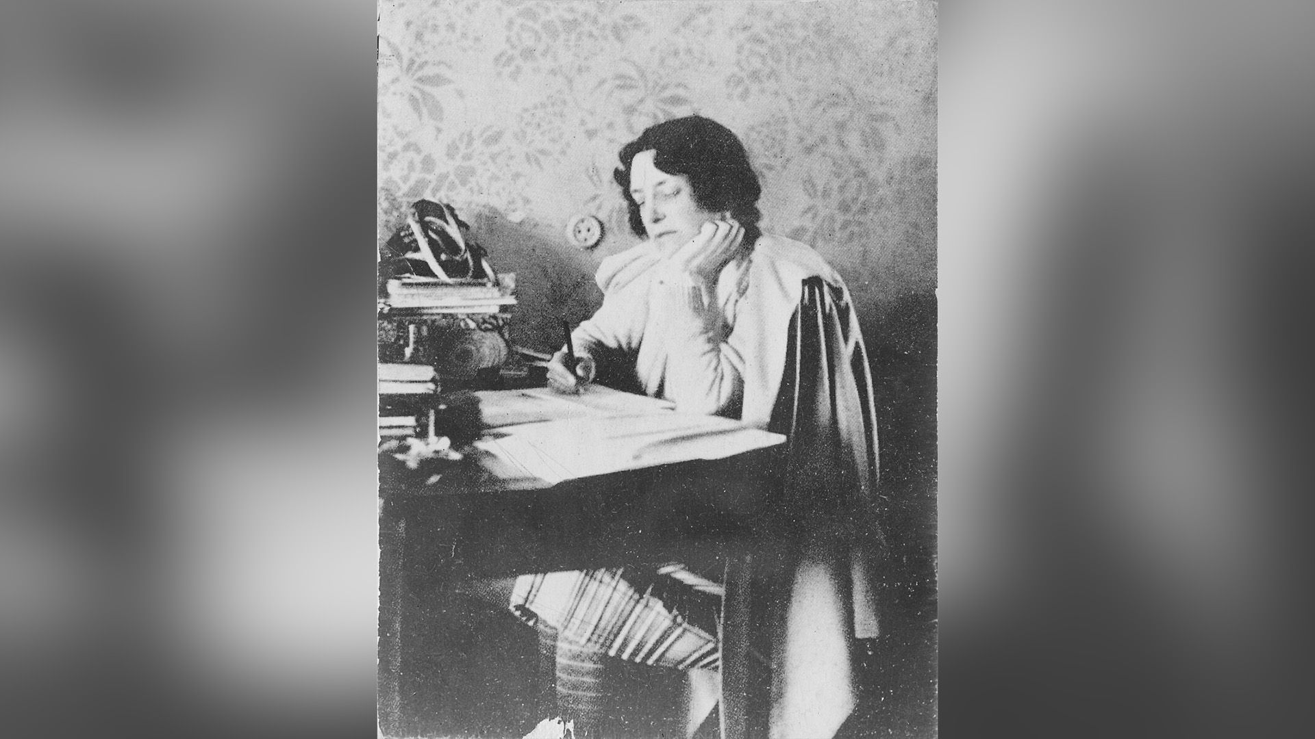 Зинаида Гиппиус в Париже