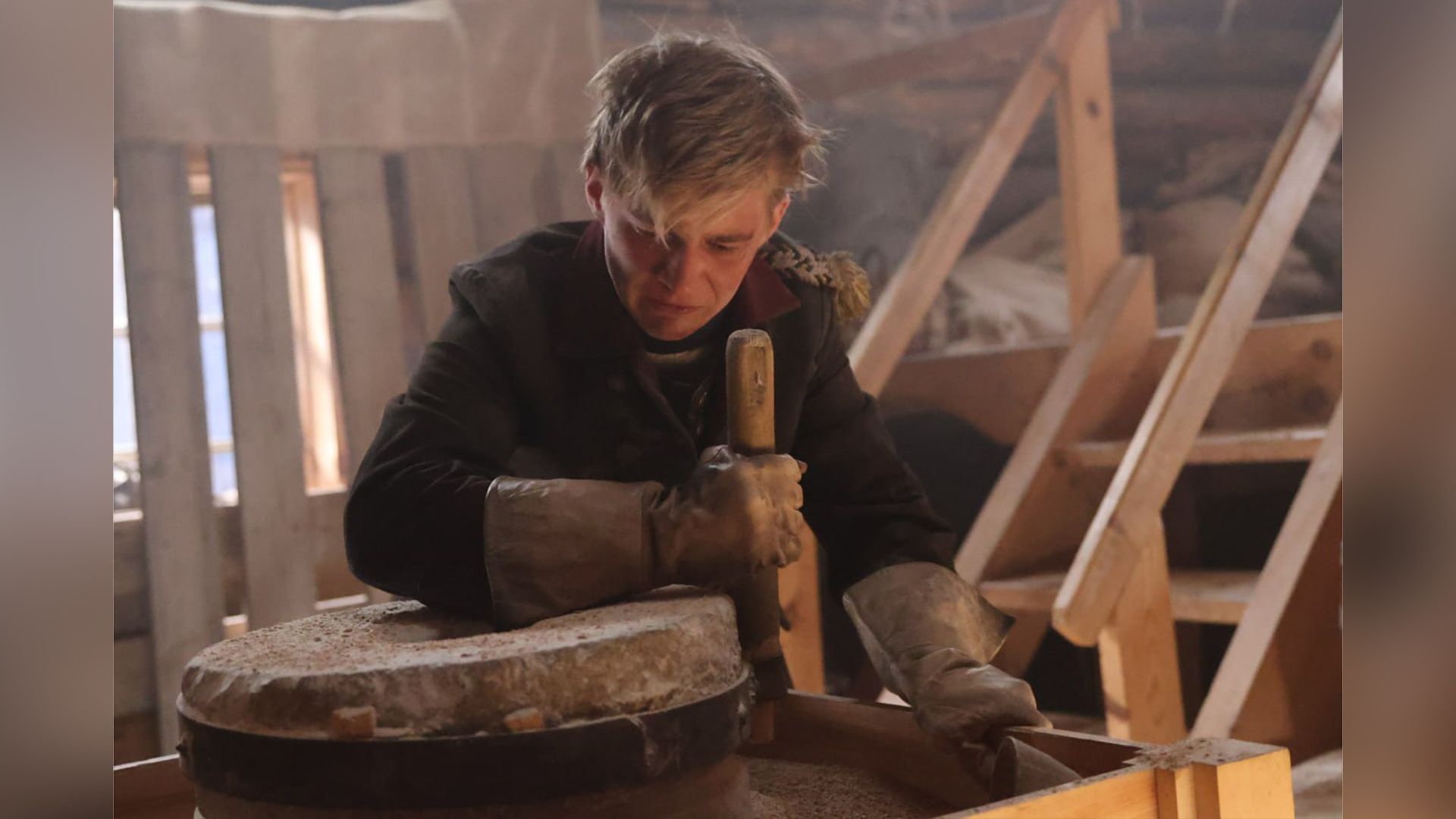 Актёр Олег Савостюк в роли Петра Гринева