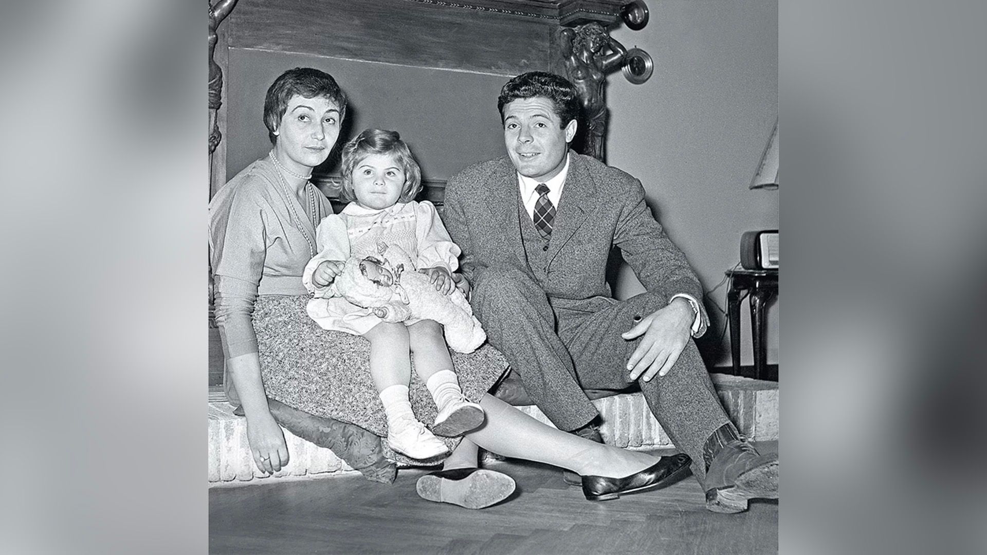 Марчелло Мастроянни, его жена Флора и дочь Барбара