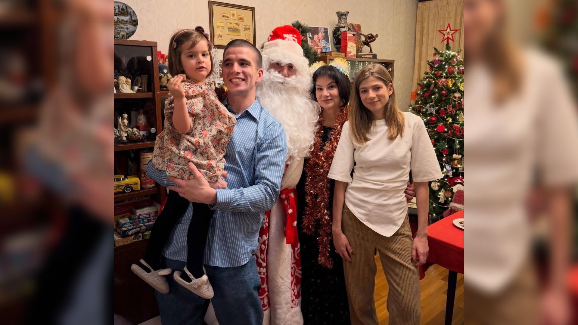 Саша Новикова, Федук, их дочка Нина и дед мороз