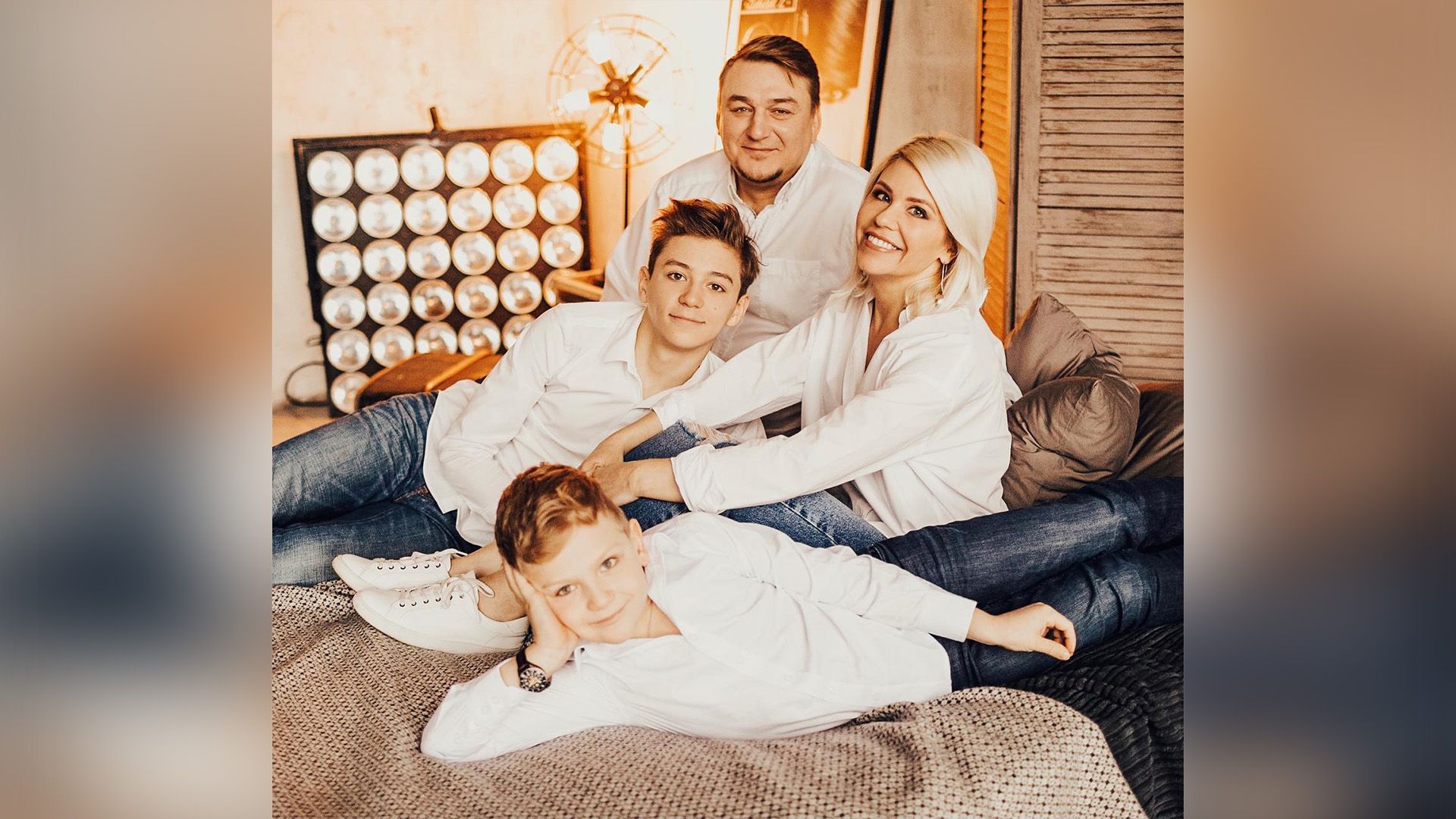 Анастасия Макаревич, Евгений Першин и их сыновья Матвей и Макар