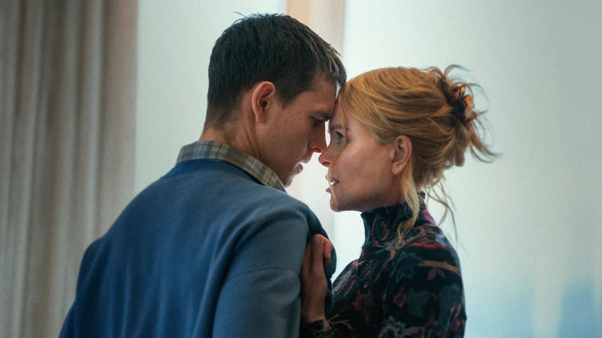 Харрис Дикинсон и Николь Кидман в фильме "Плохая девочка"