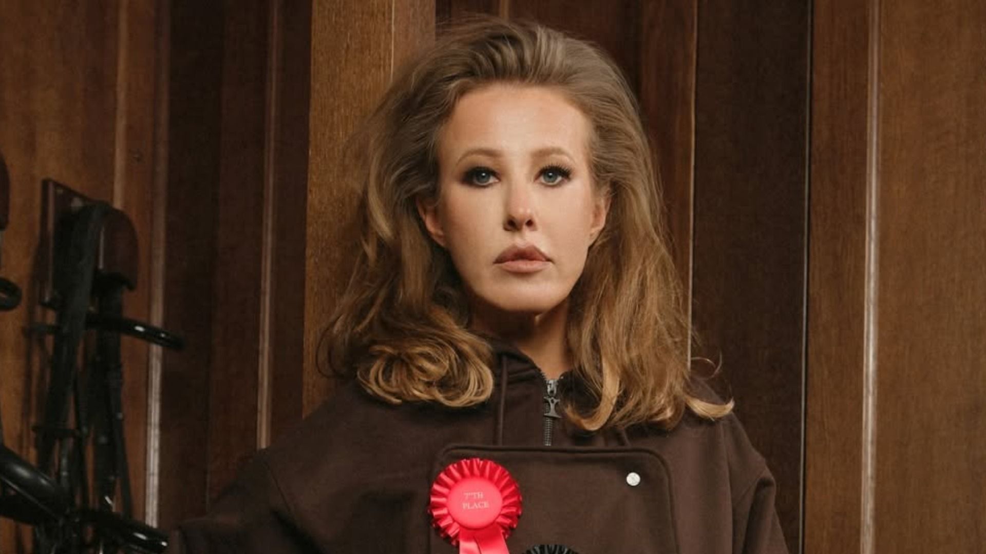 Шутки про Собчак и лошадей вышли на новый уровень: журналистка снялась для "конной" коллекции одежды