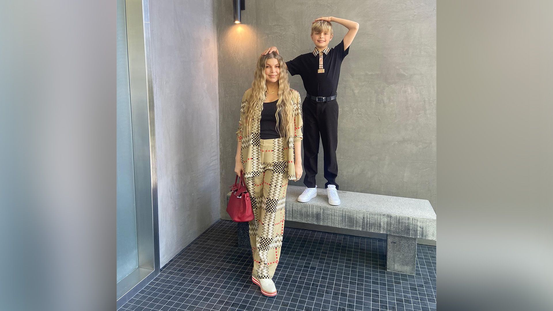 Певица Ферги и её сын Аксл