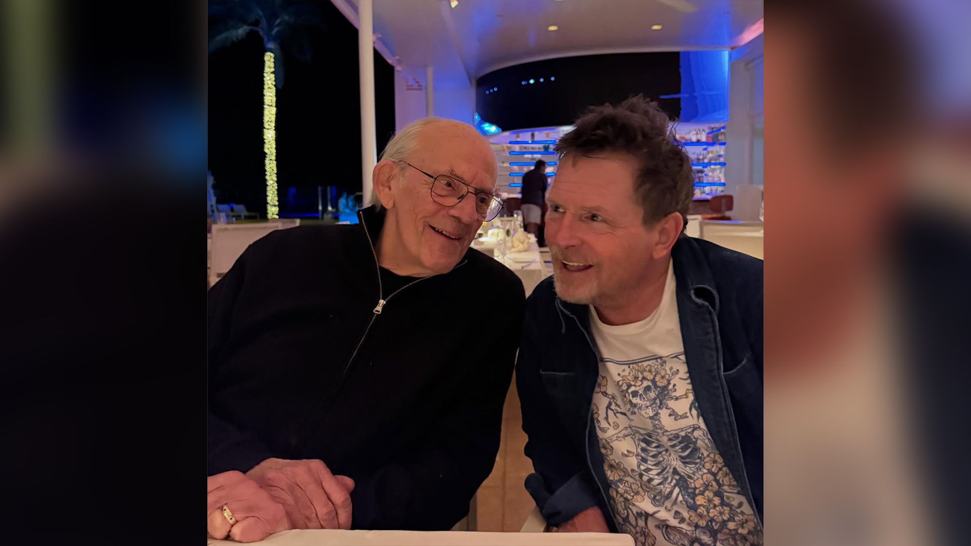 Актёры Кристофер Ллойд и Майкл Дж. Фокс в 2026 году