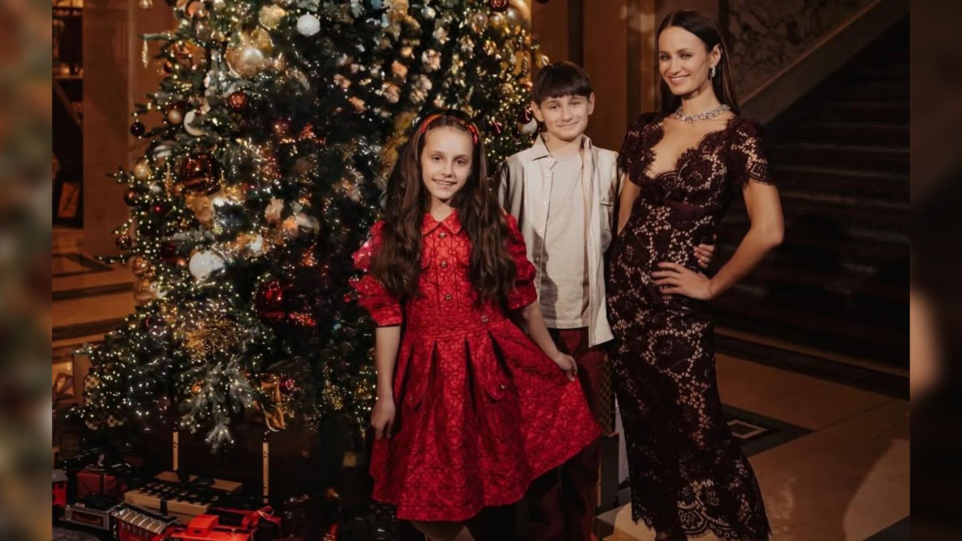 У Алёны Коломиной двое детей - дочь Нина и сын Пётр