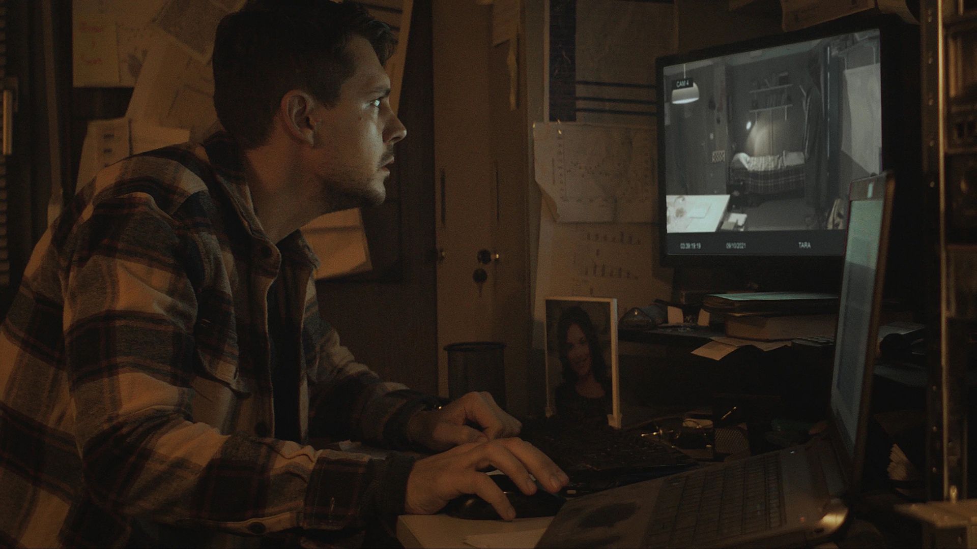 Милош Бикович в фильме «Изоляция»