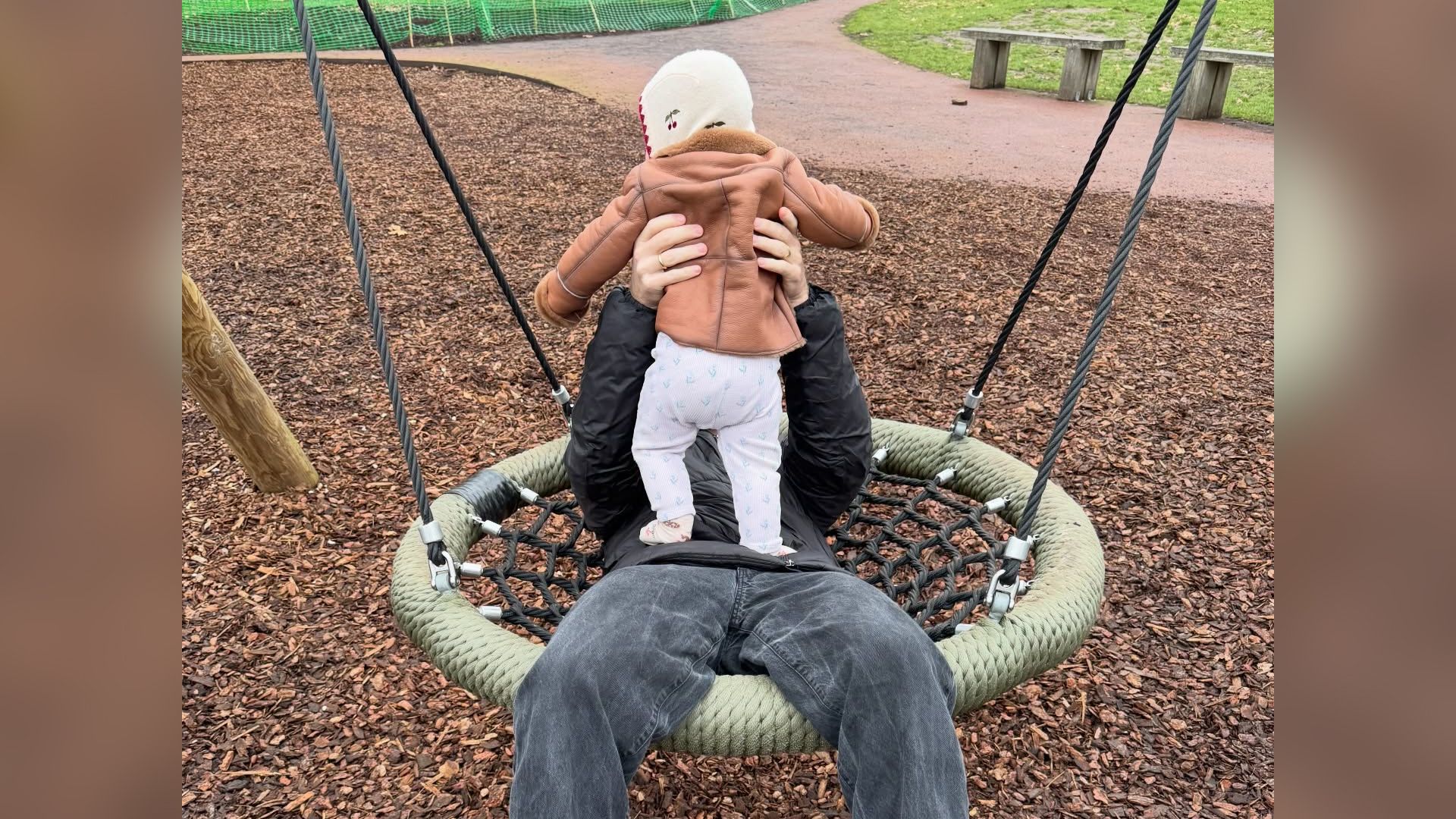 Дочь Лили Коллинз и Чарли Макдауэлл