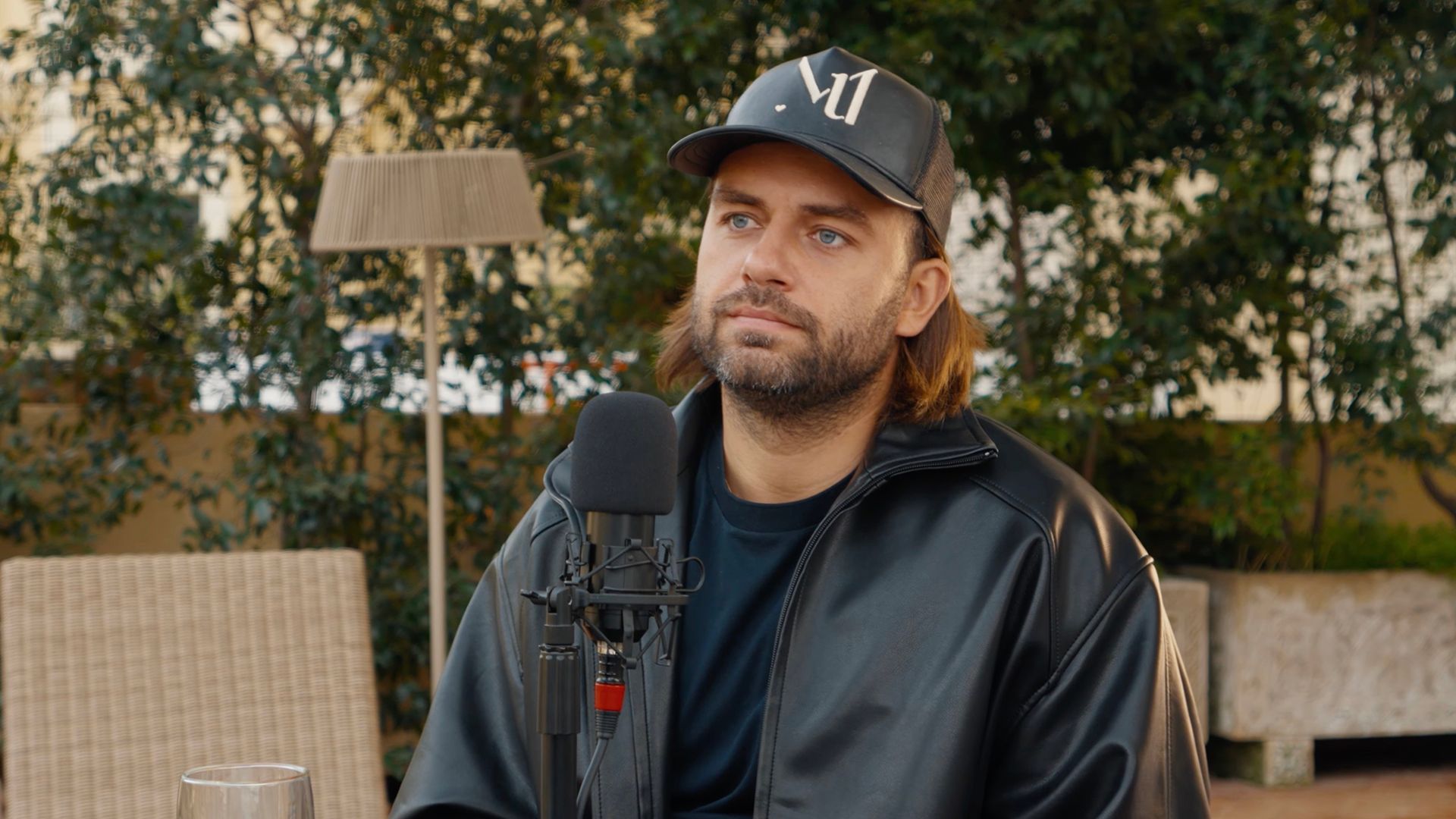 Бросивший ребенка в сугроб блогер Косенко рассказал, что жена стояла рядом и не остановила