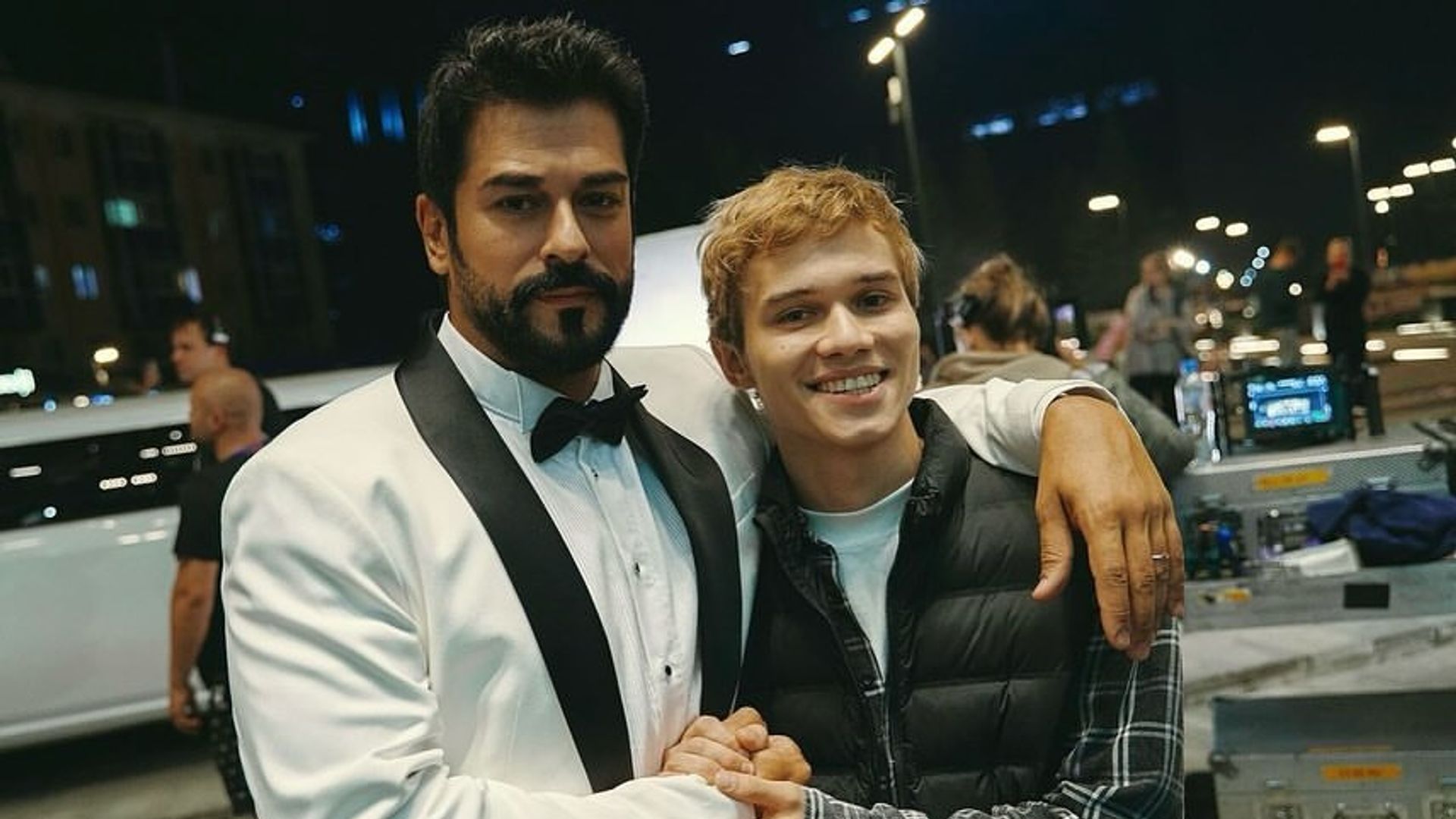 Бурак Озчивит и Рузиль Минекаев на съёмках фильма "Ёлки 11"