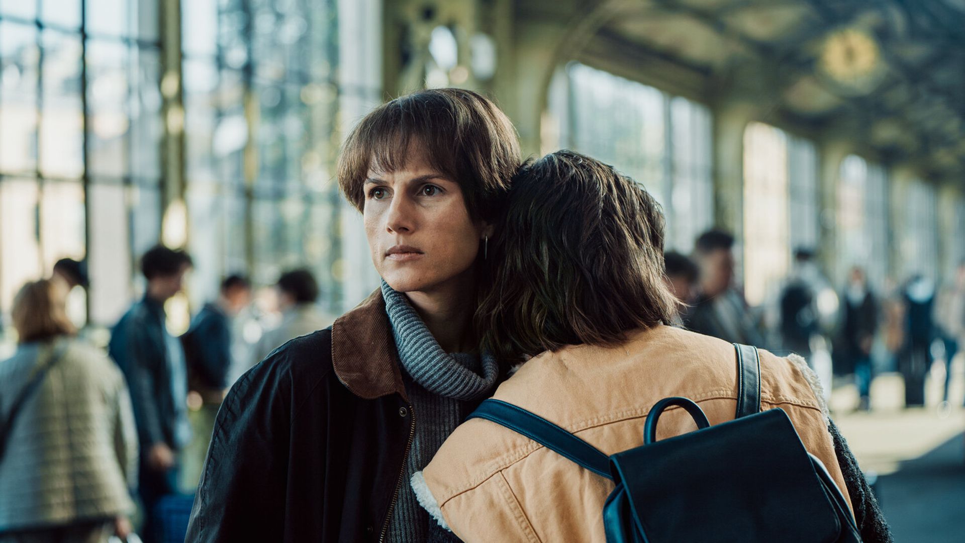 Марьяна Спивак и Мария Мацель в сериале "Чёрное облако"