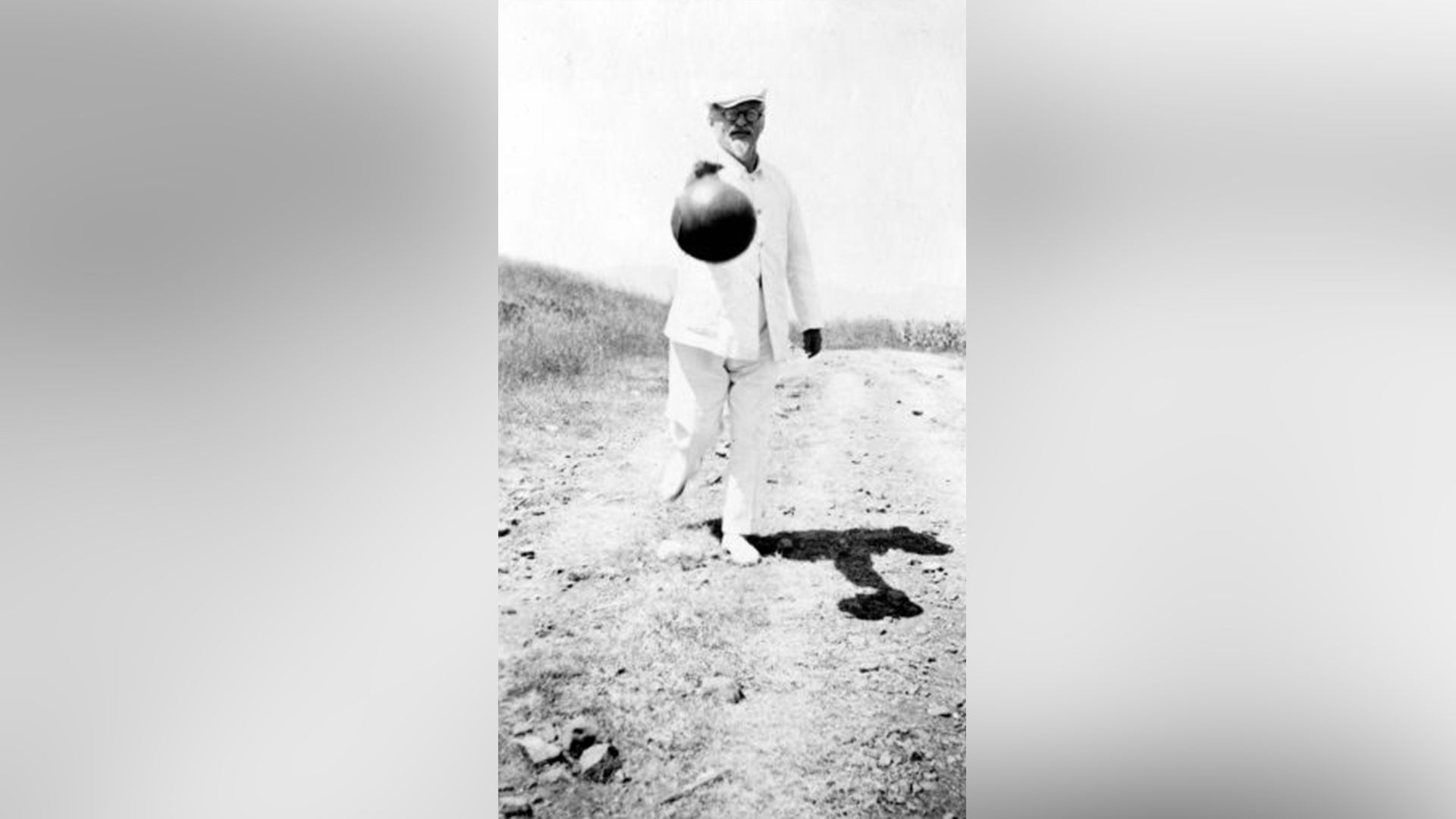Революционер Лев Троцкий