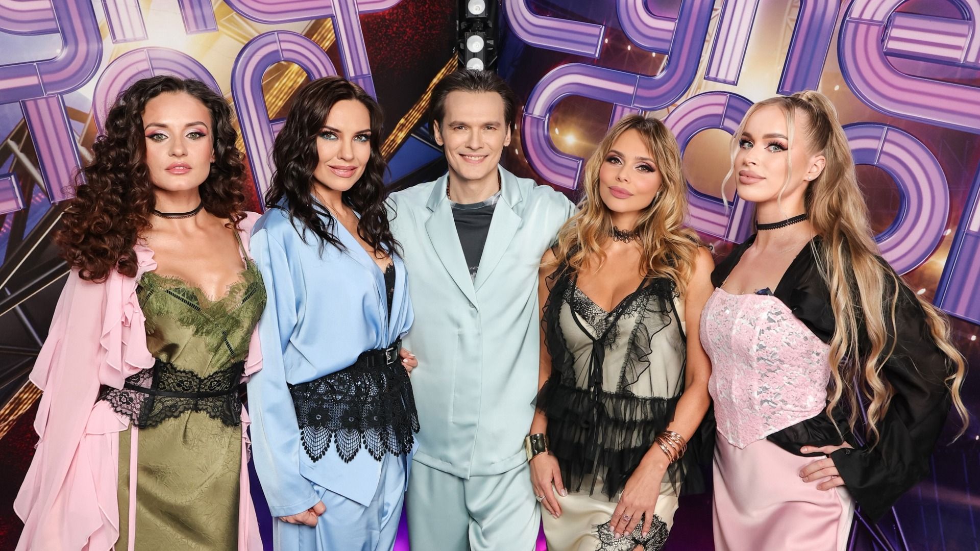 Певец Влад Сташевский и группа "Блестящие"