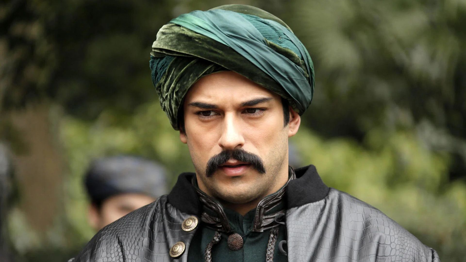 Бурак Озчивит назвал 4 лучших турецких сериала - начиная с «Великолепного века»