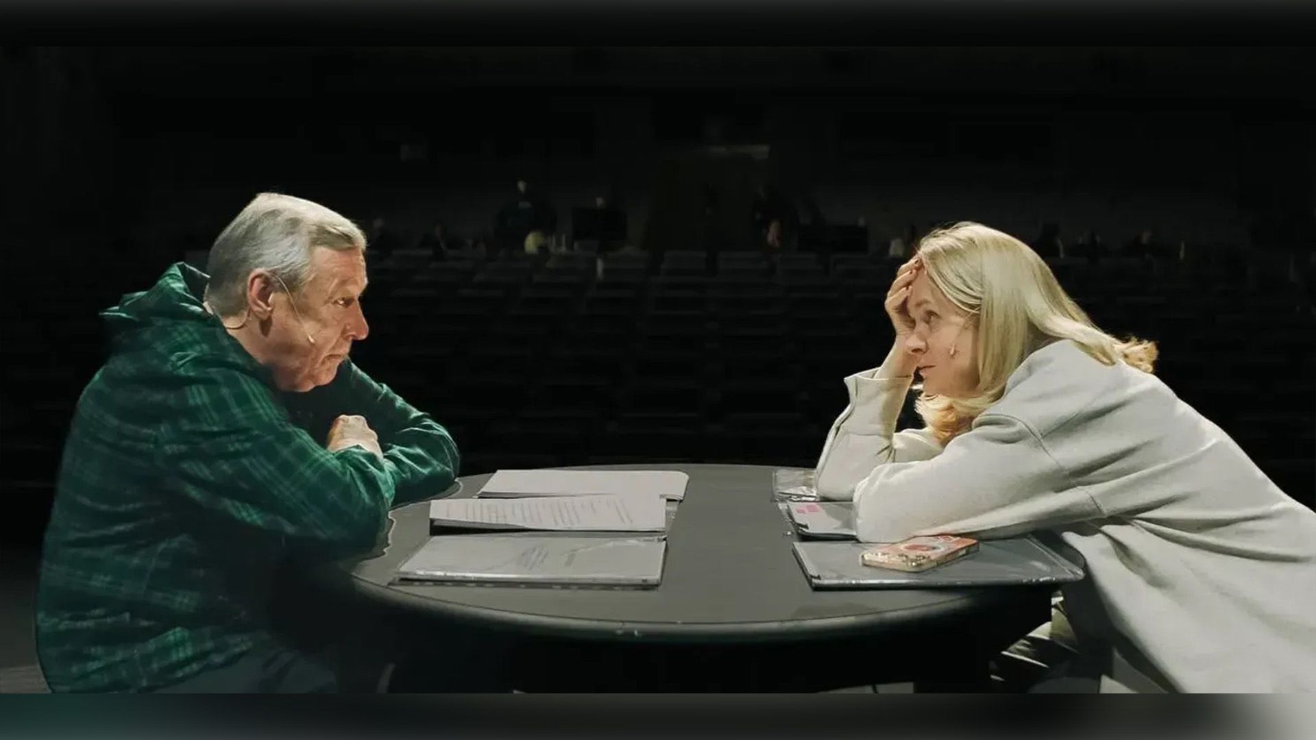 Михаил Ефремов и Анна Михалкова в спектакле «Без свидетелей»